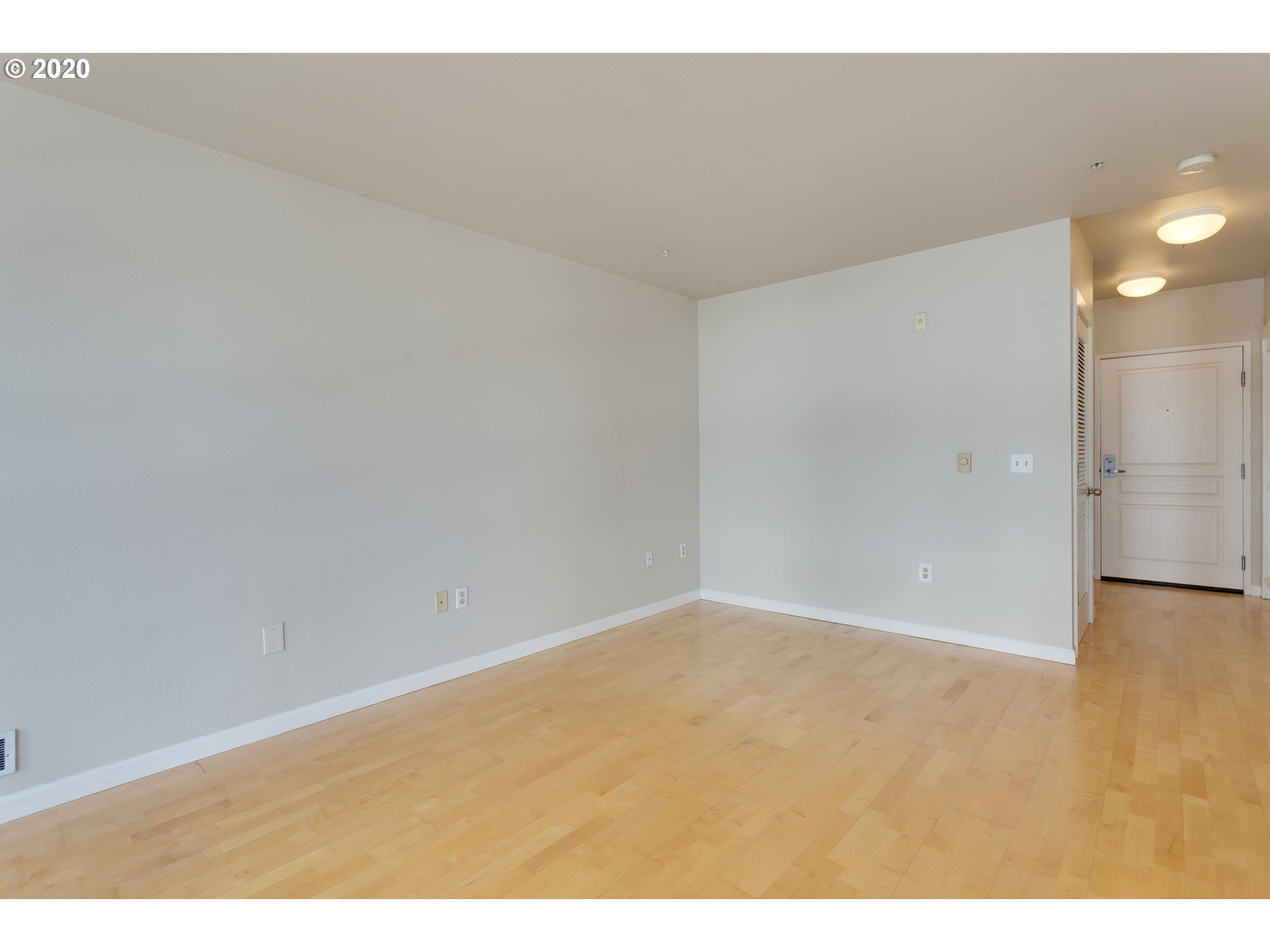 Photo #3: 20694903 Listing 