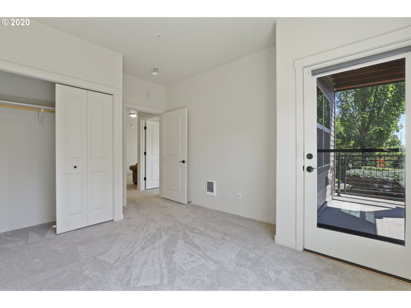Photo #5: 20696613 Listing 