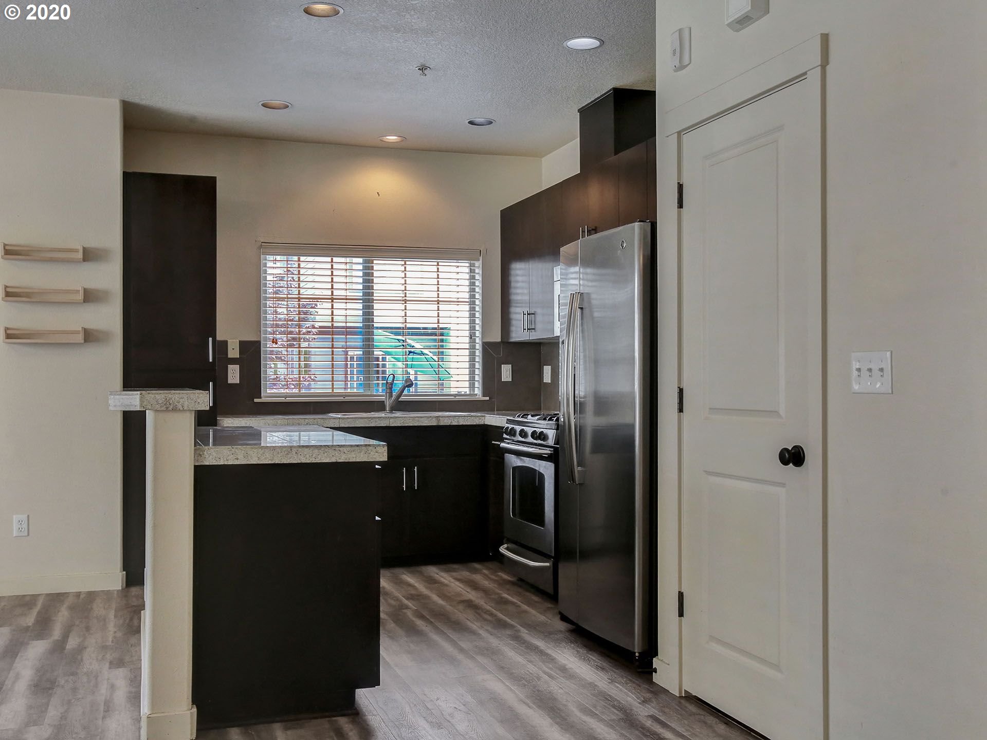 Photo #5: 20697411 Listing 