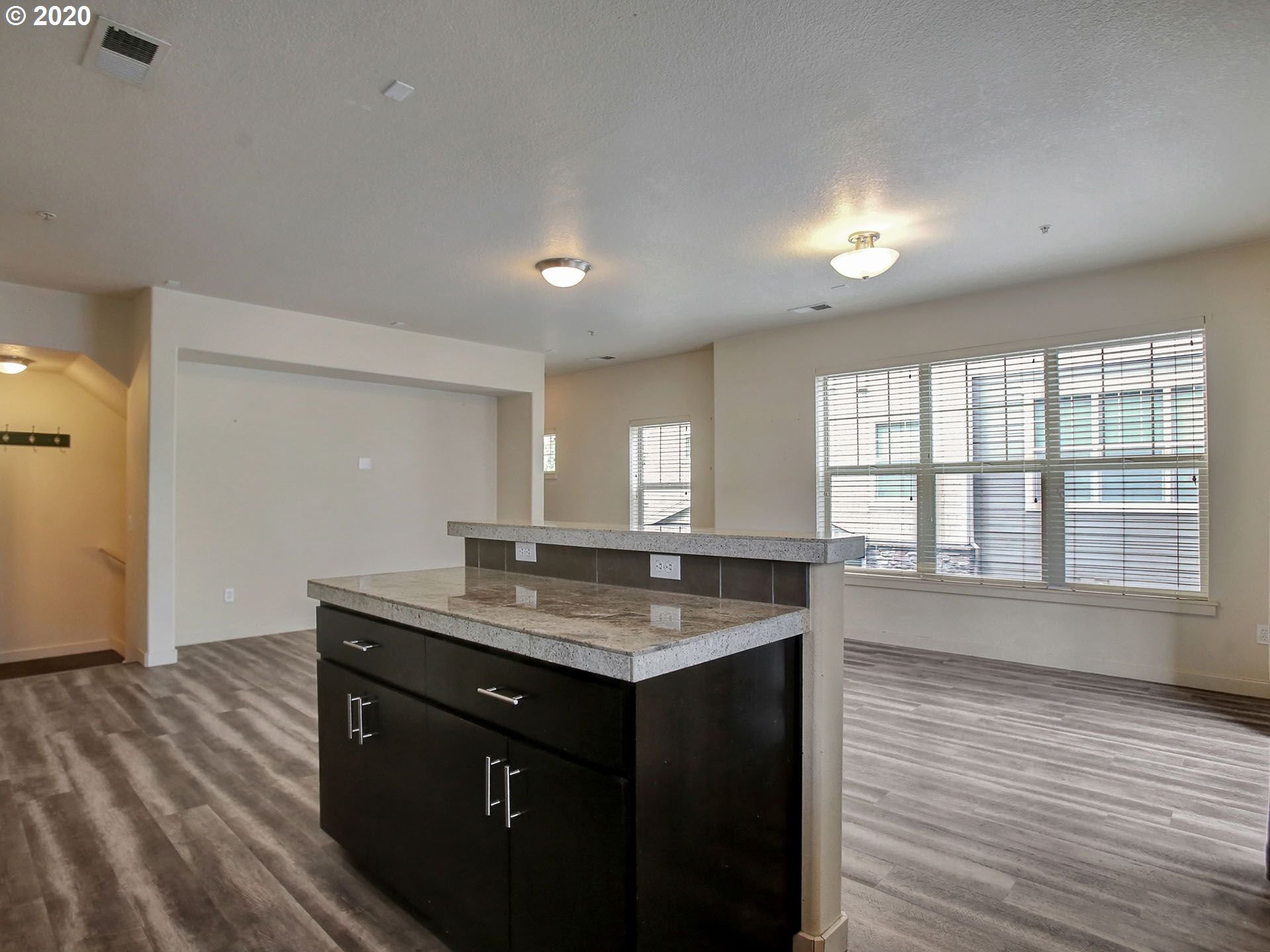 Photo #4: 20697411 Listing 