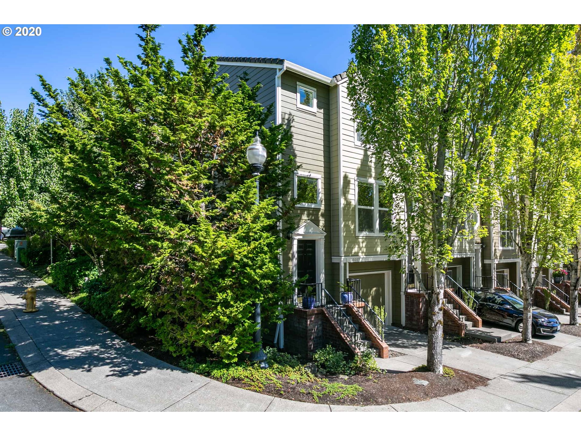 Photo #2: 20698167 Listing 