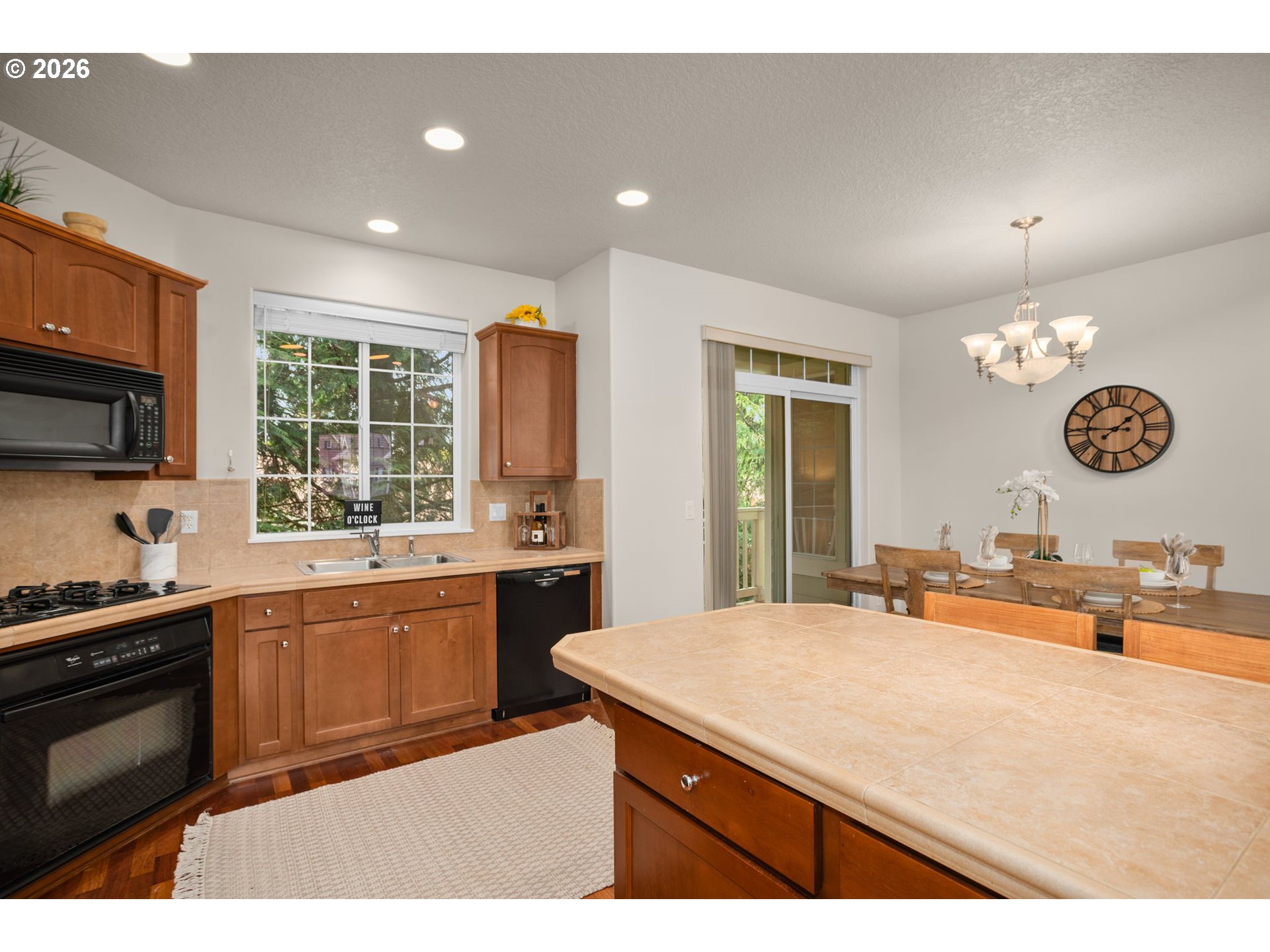 Photo #2: 207436130 Listing: Photo #2