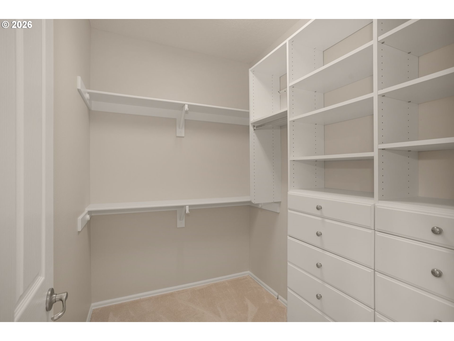 Photo #5: 207436130 Listing: Photo #5