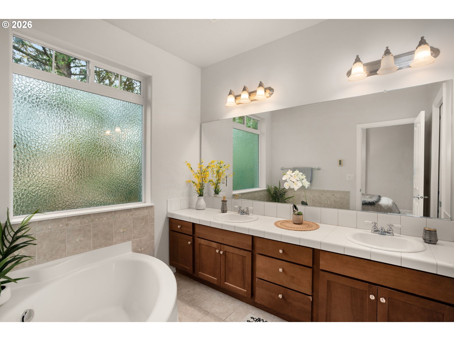 Photo #6: 207436130 Listing: Photo #6