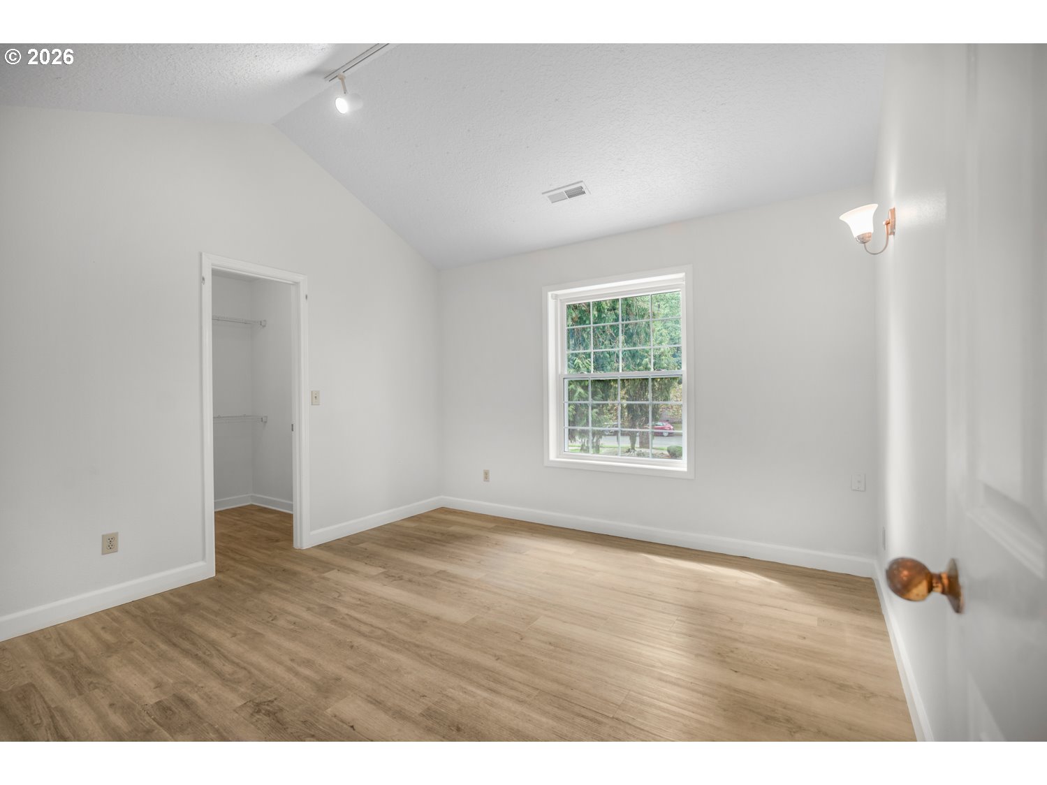Property photo 23 of 44