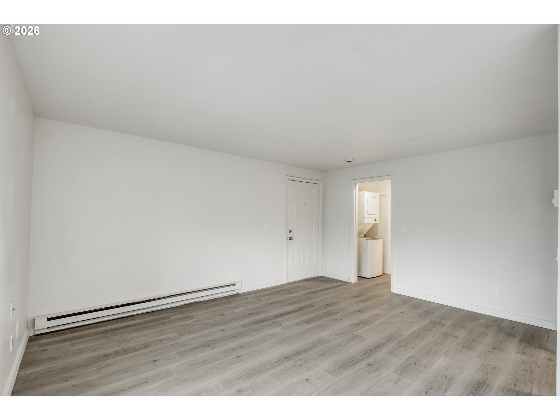 Photo #3: 209112595 Listing: Photo #3