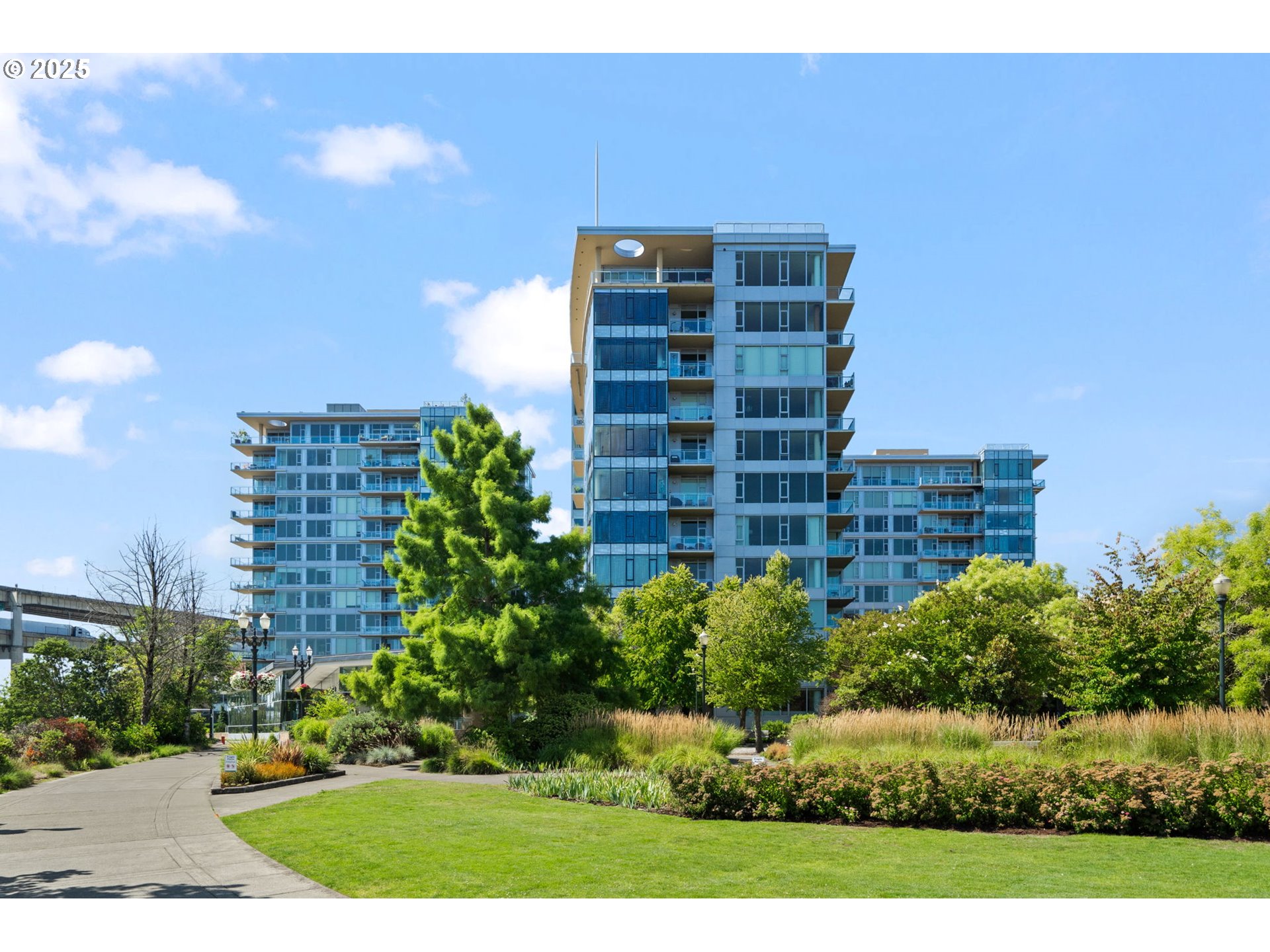 Photo #1: 209948672 Listing: Photo #1