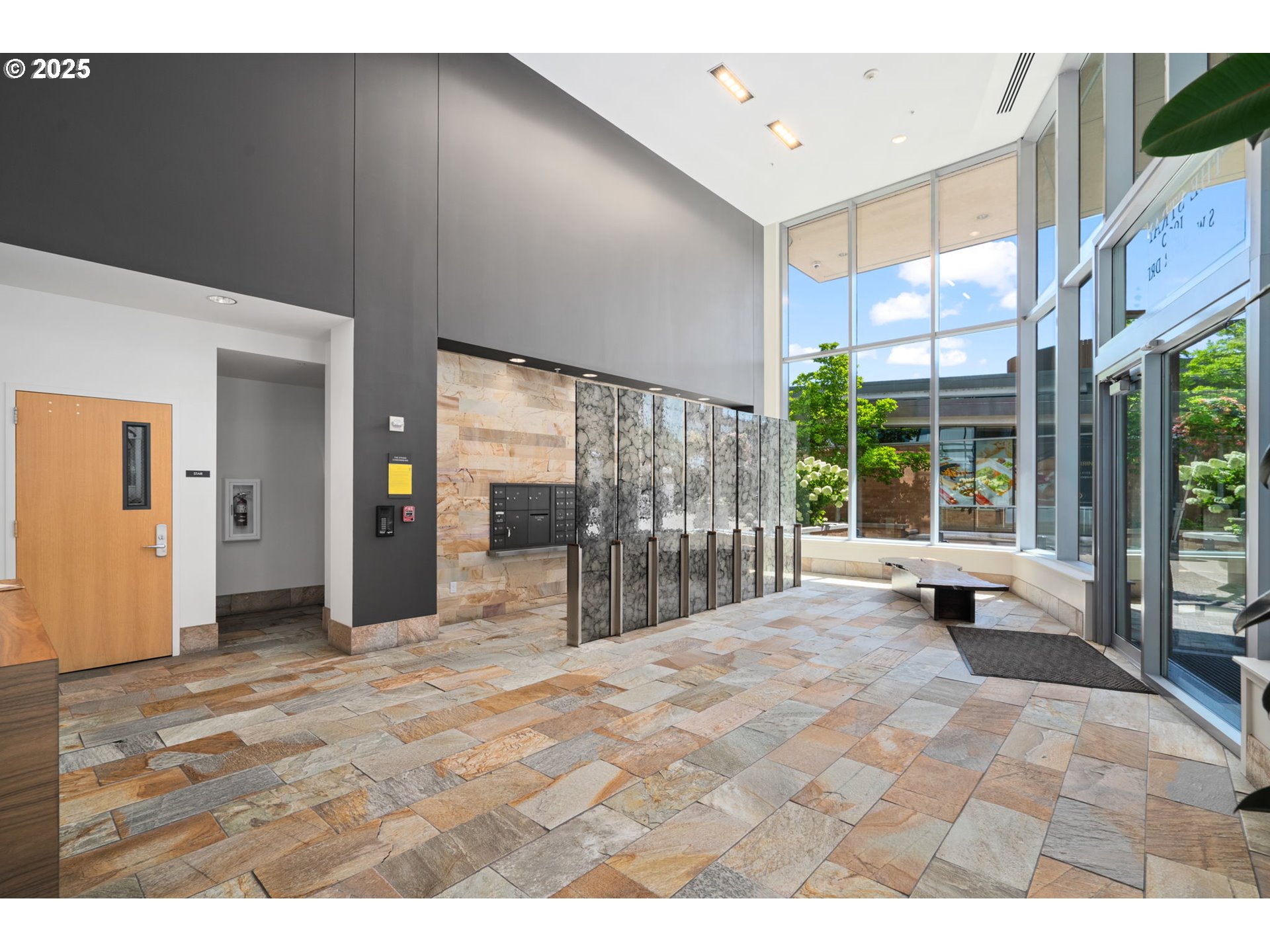 Photo #31: 209948672 Listing: Photo #31