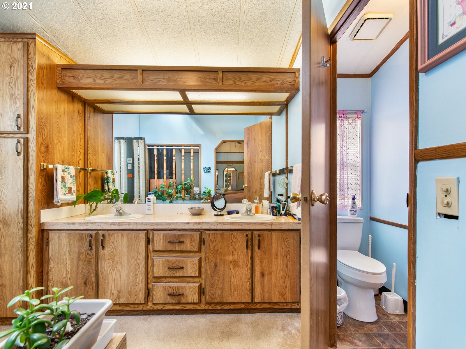 Bathroom, Attached
