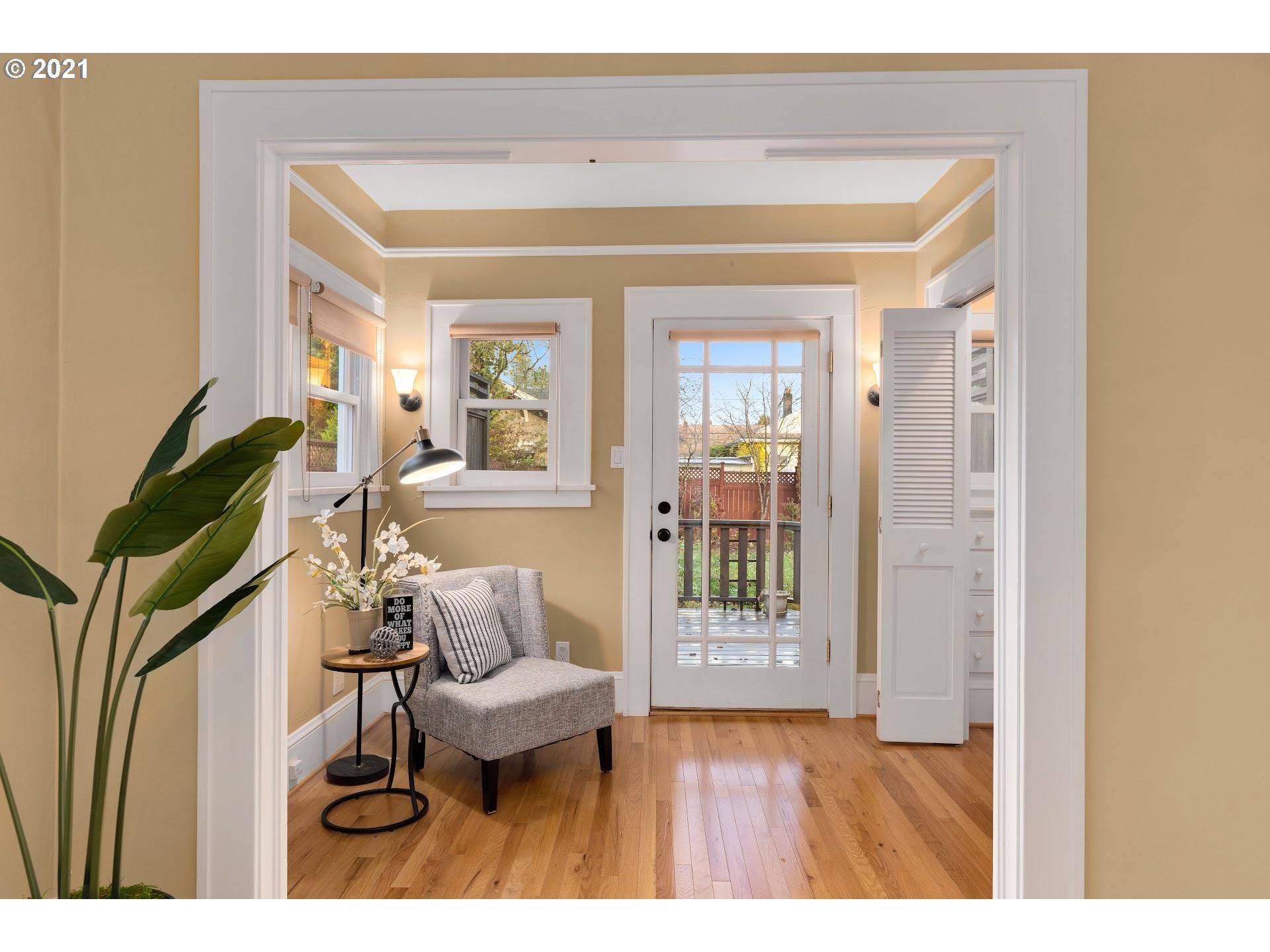 Bedroom, Primary