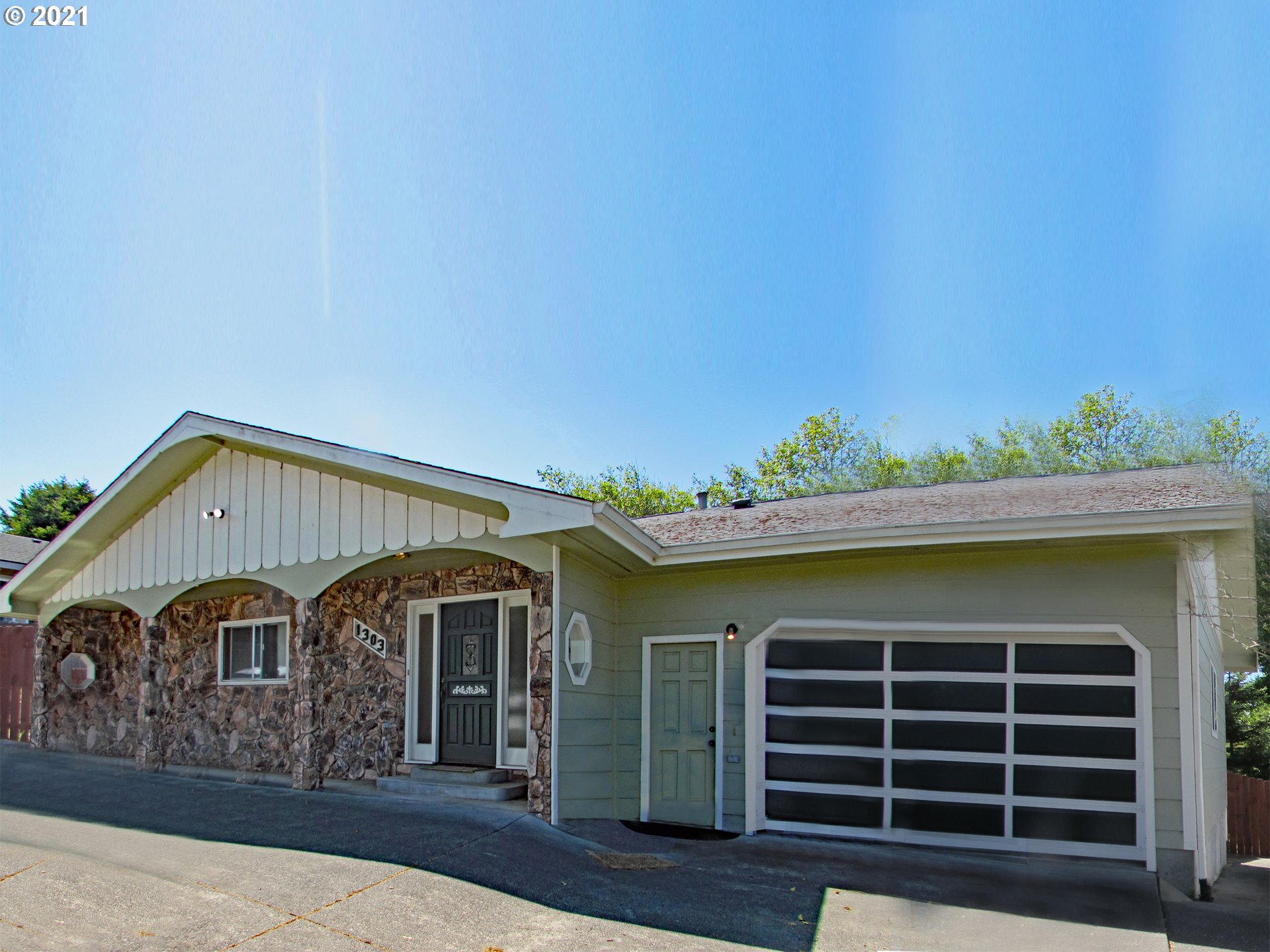 1717 ARCH LN, Brookings OR 97415 House for Sale in Brookings, OR