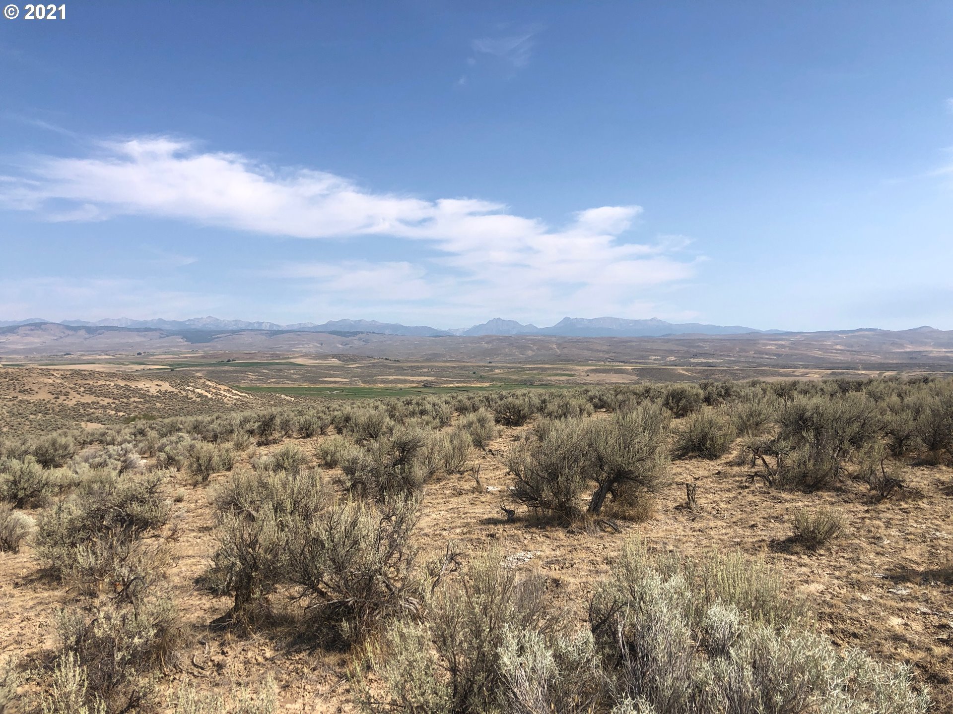 Beautiful piece of property with absolute stunning views of the Keating valley. Property qualifies for Single family dwelling per lot of record. Relaxing drive to town or back to home within 20 miles to Baker City. Power on property.
