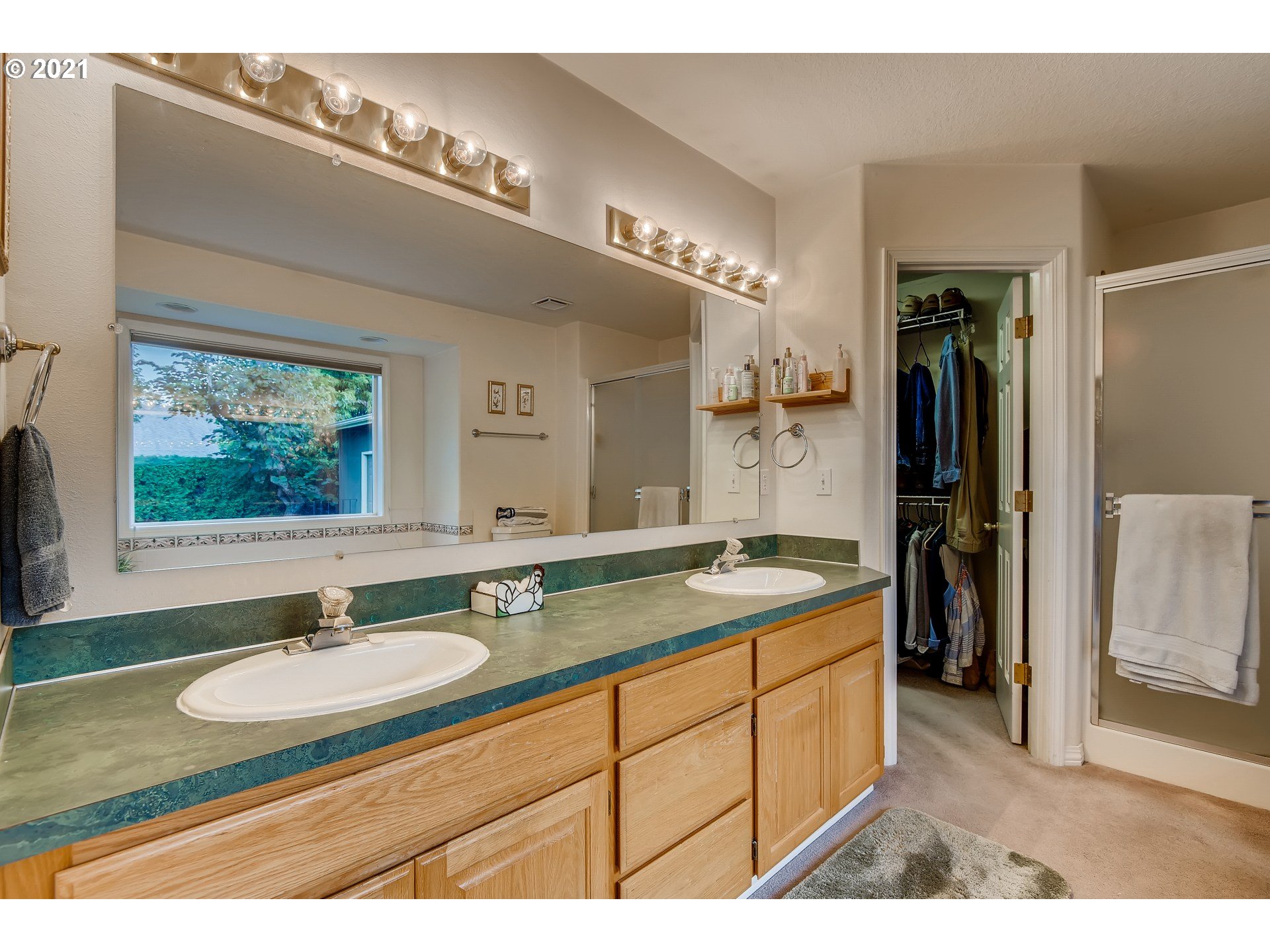 Bathroom, Attached-Double Sinks
