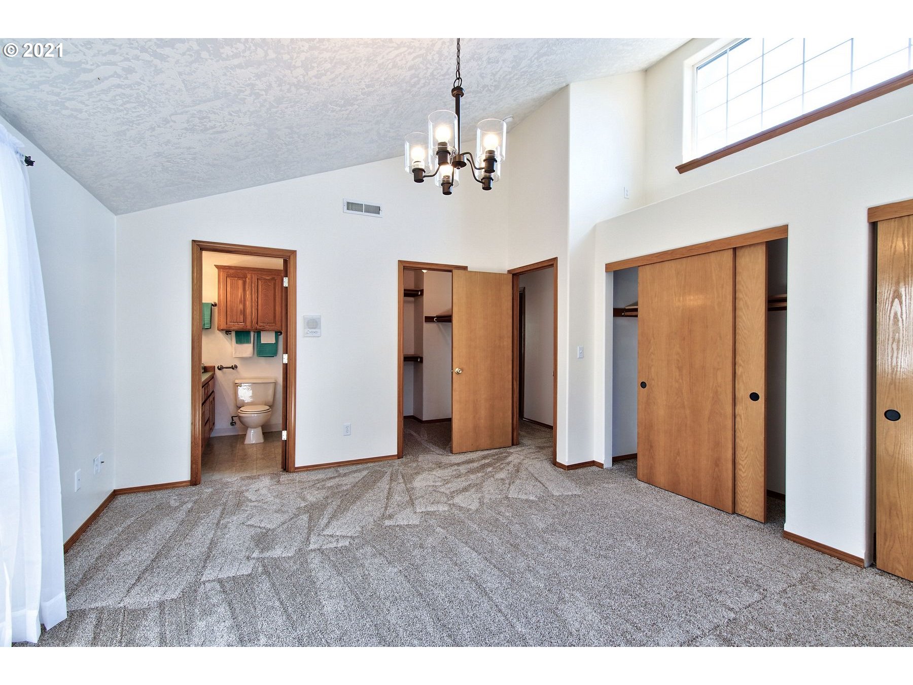 Bedroom, Owner's Suite-Walk-In Closet