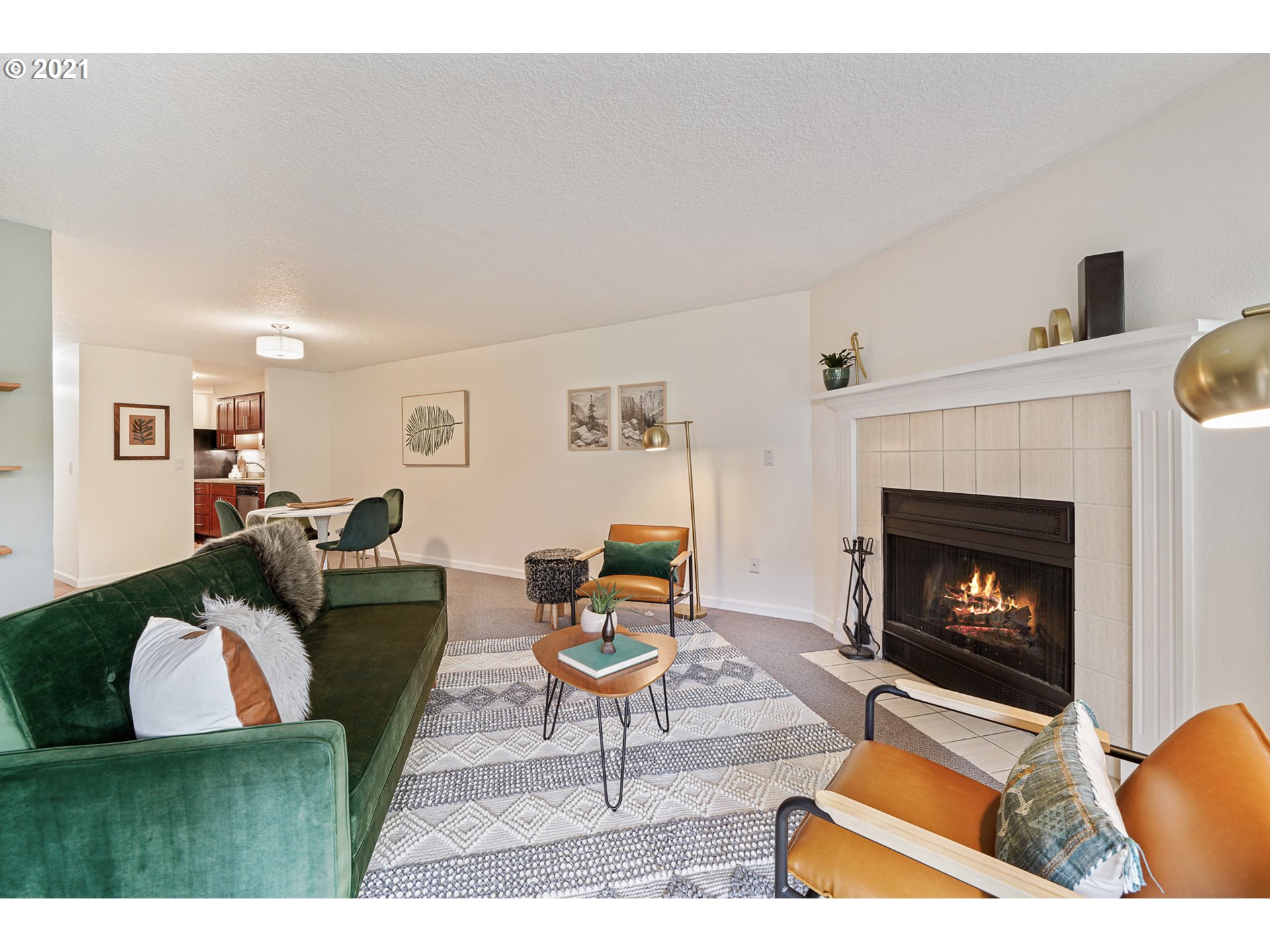 Photo #5: 21013701 Listing 