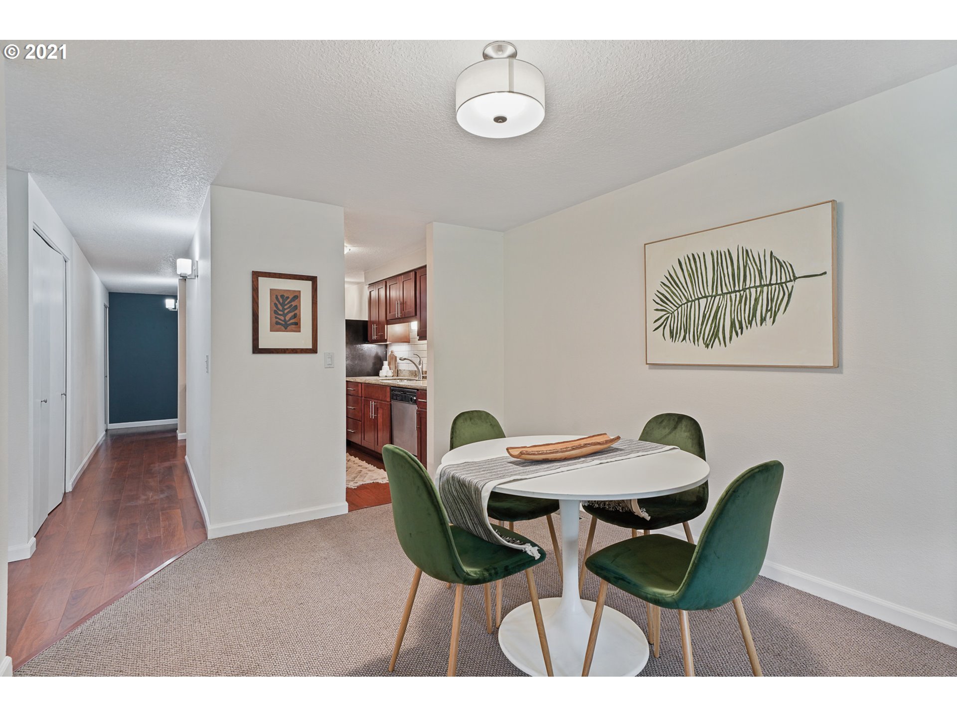 Photo #2: 21013701 Listing 