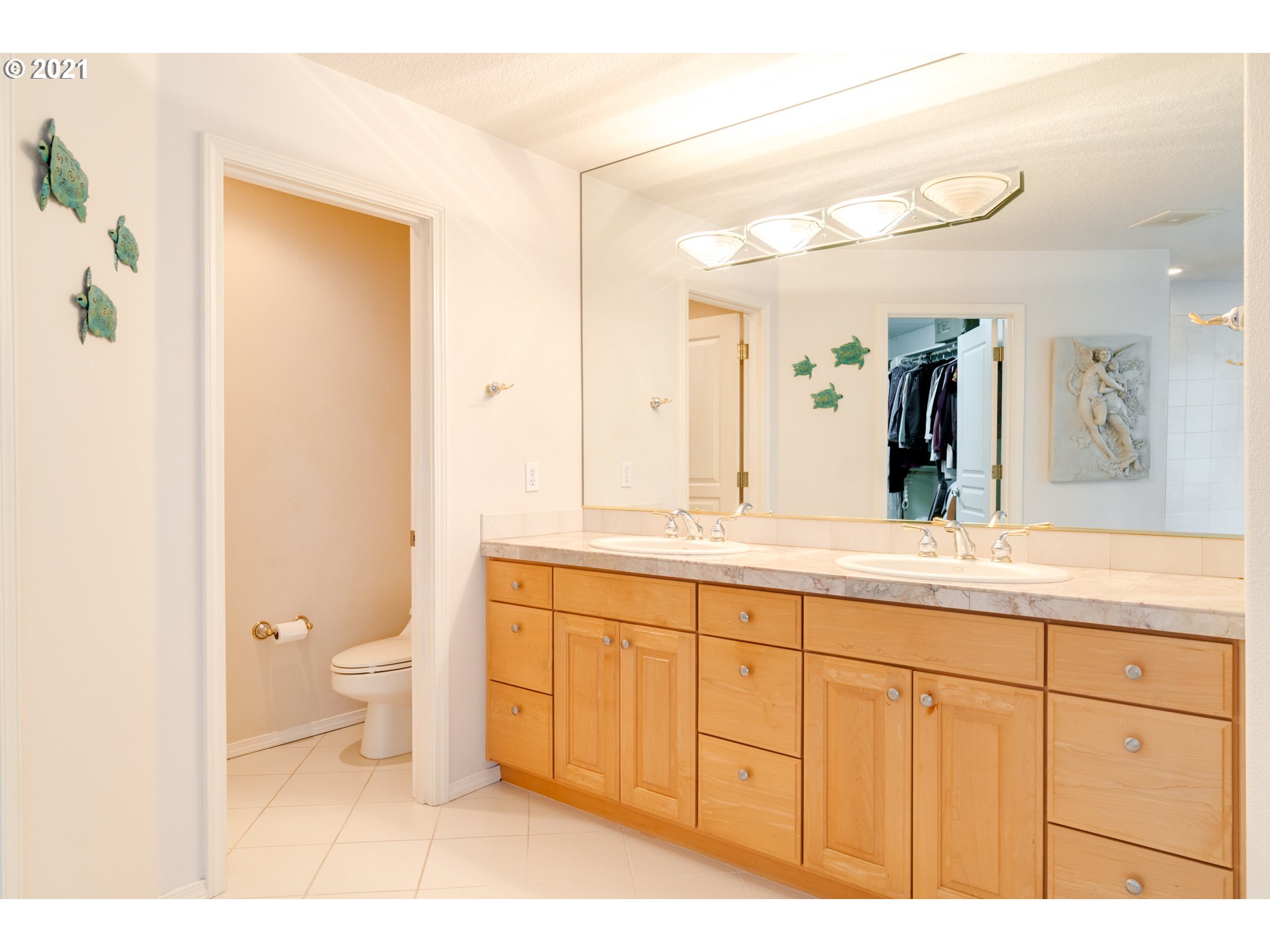 Bathroom, Attached-Double Sinks