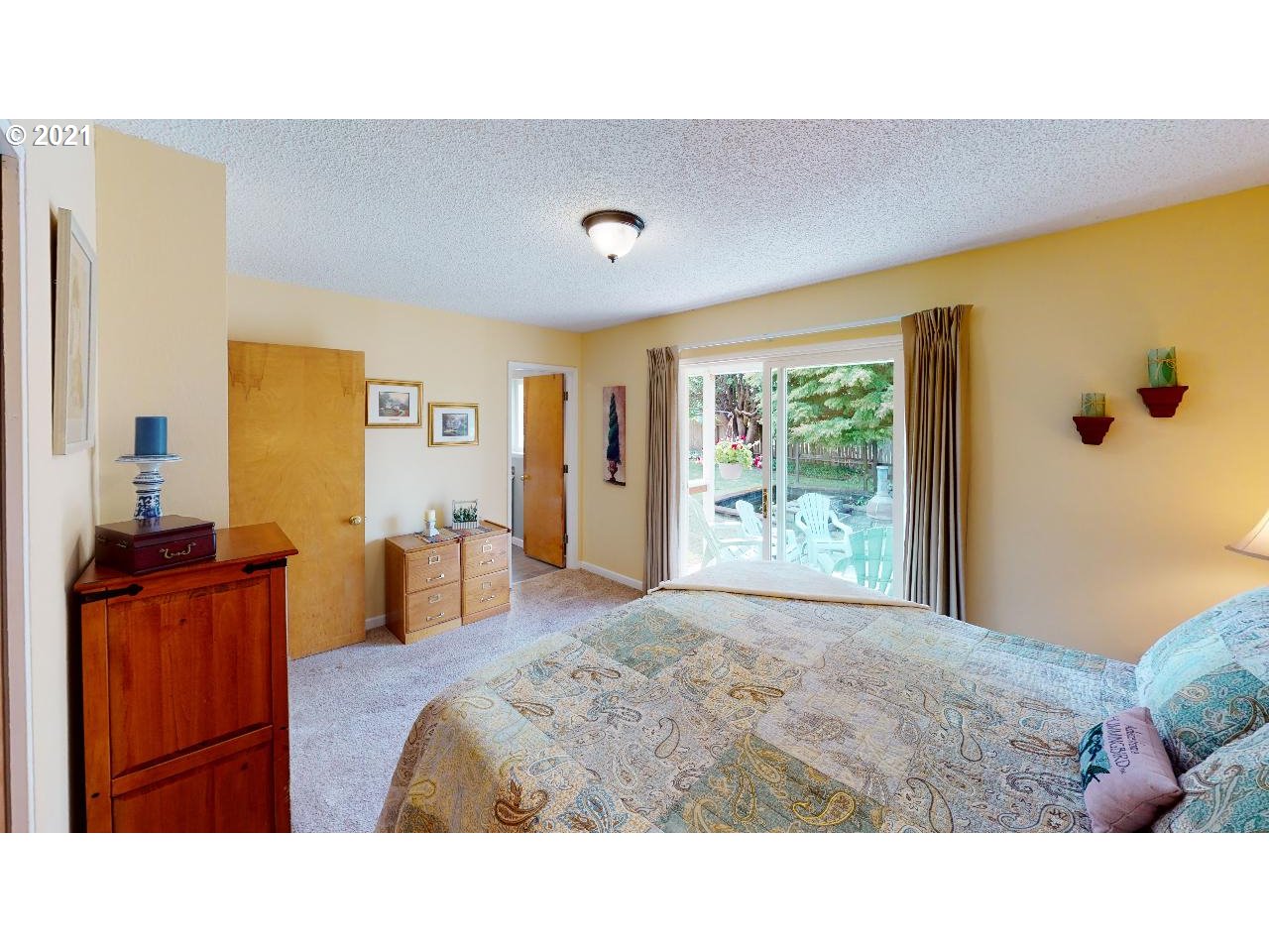 Bedroom, Primary