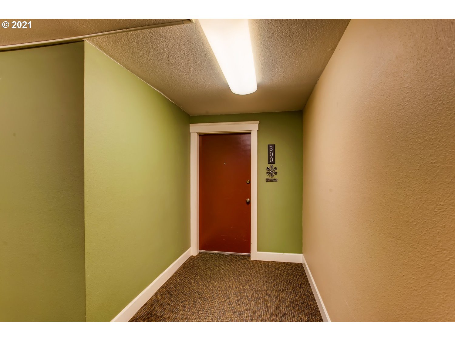 Photo #6: 21018283 Listing 