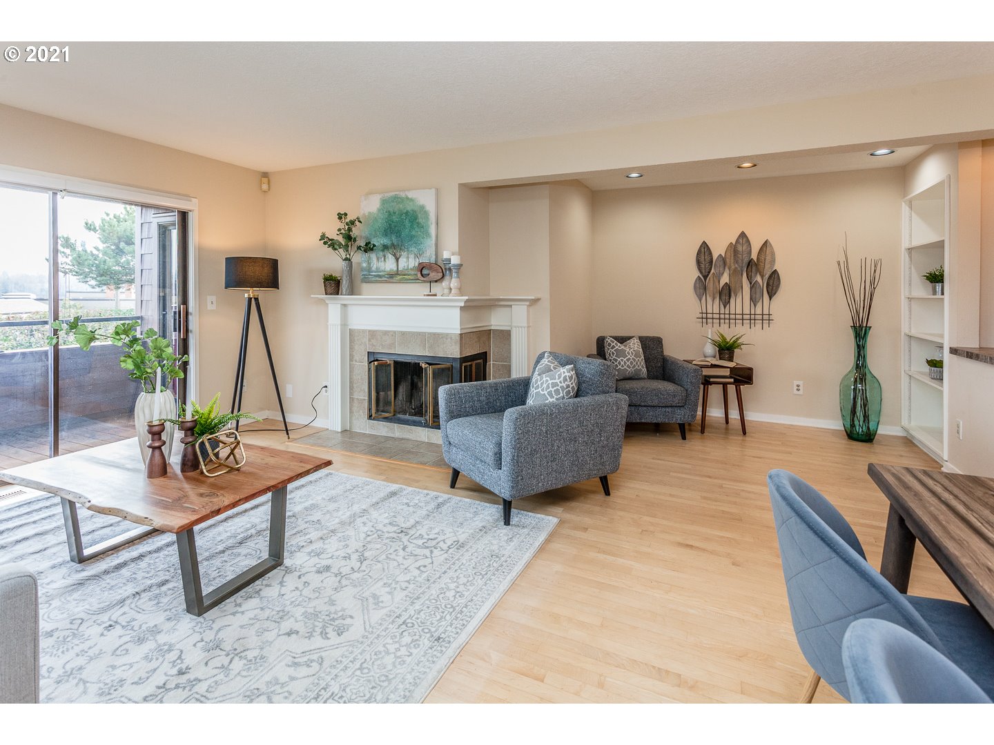 Photo #5: 21021088 Listing 