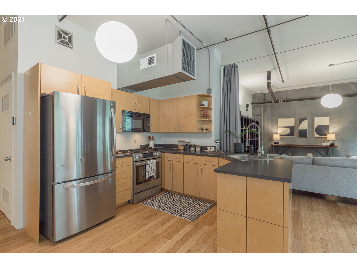 Photo #3: 21022753 Listing 