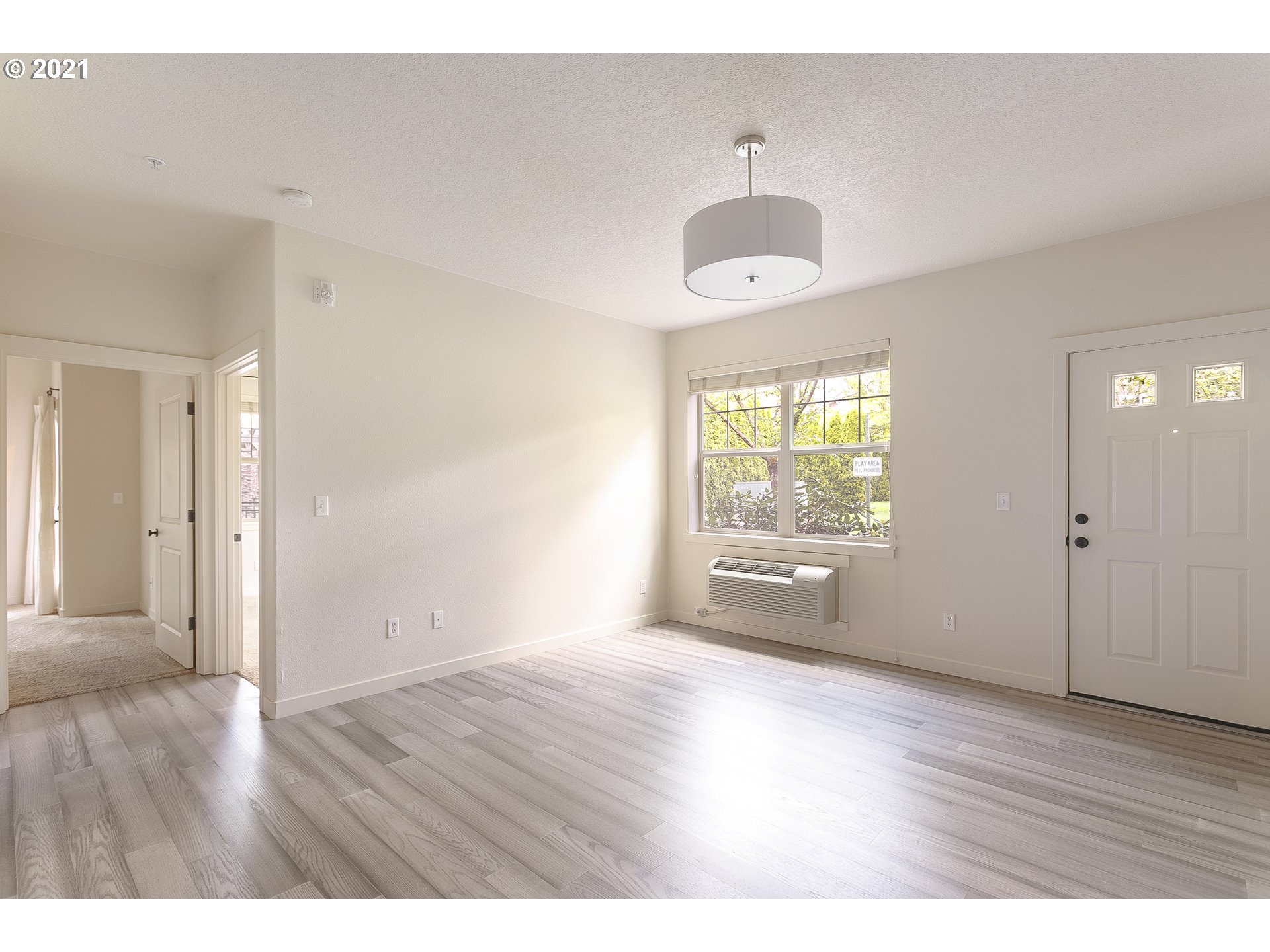 Photo #5: 21025577 Listing 