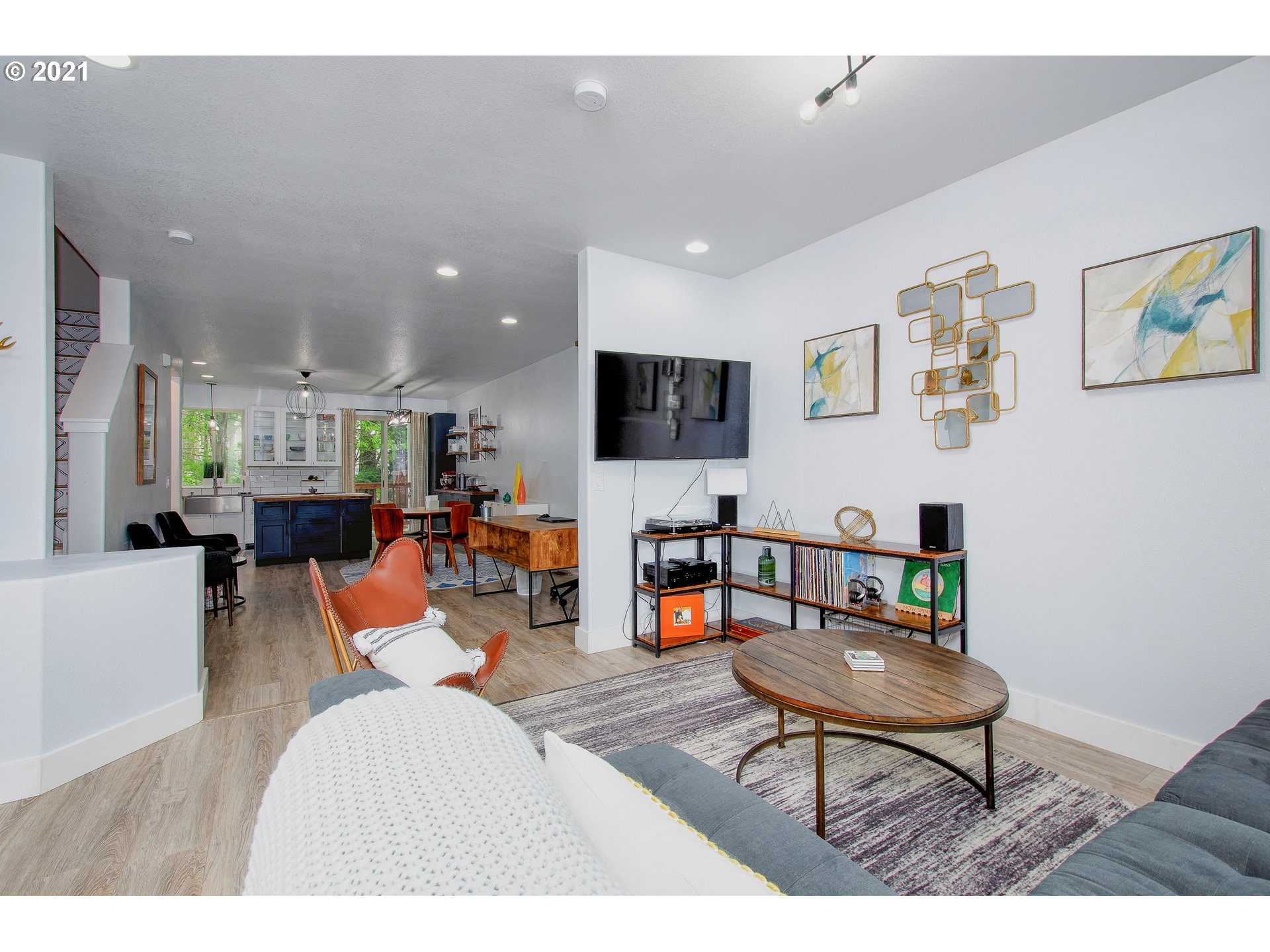 Photo #6: 21025706 Listing 