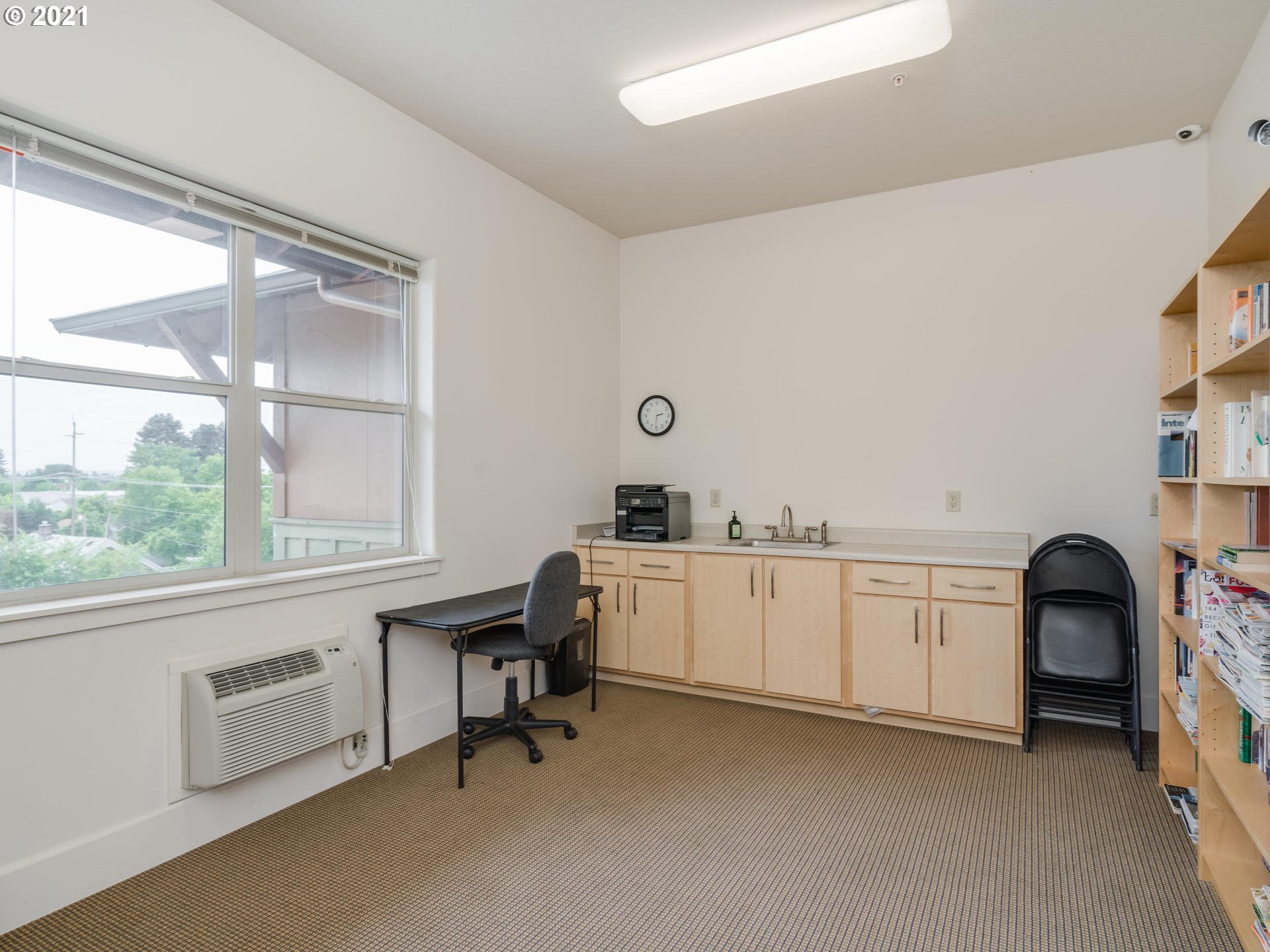 Photo #5: 21030343 Listing 