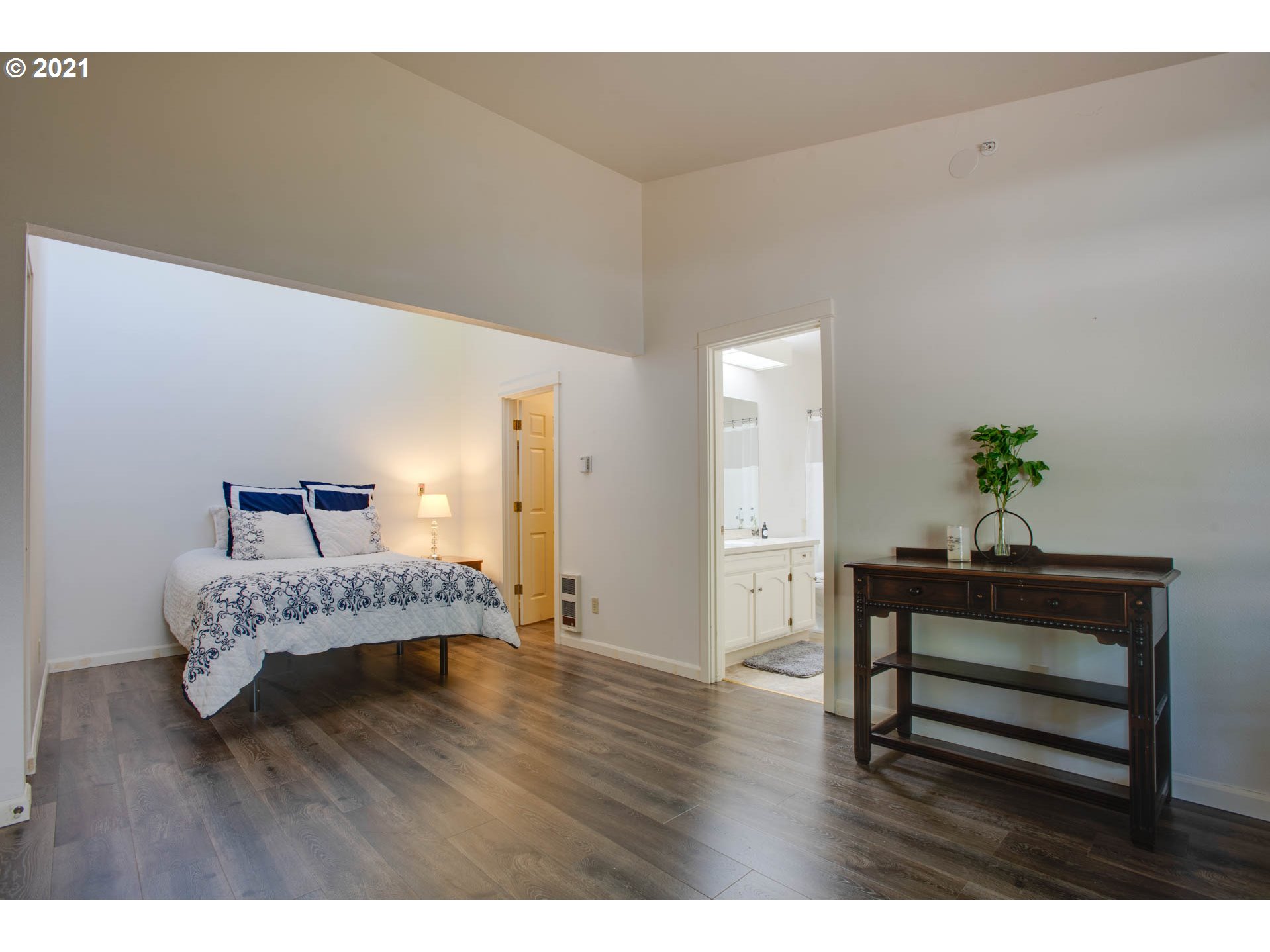 Photo #4: 21031128 Listing 
