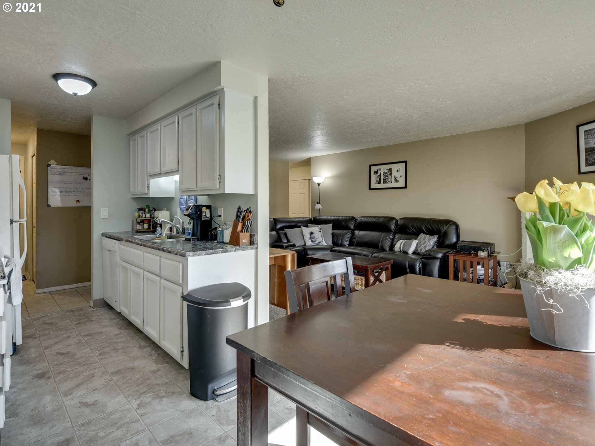 Photo #4: 21031824 Listing 