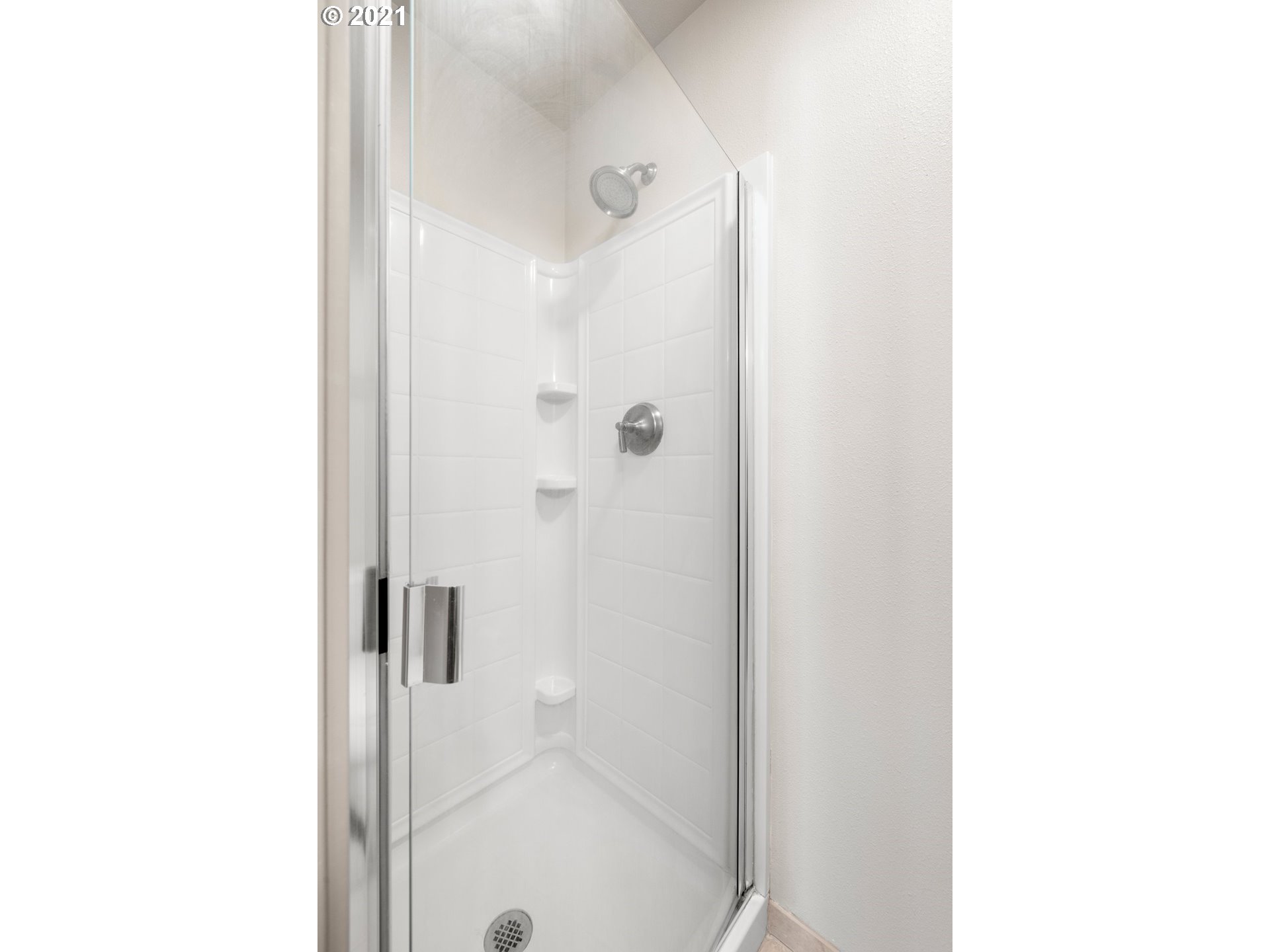 Photo #3: 21032615 Listing 