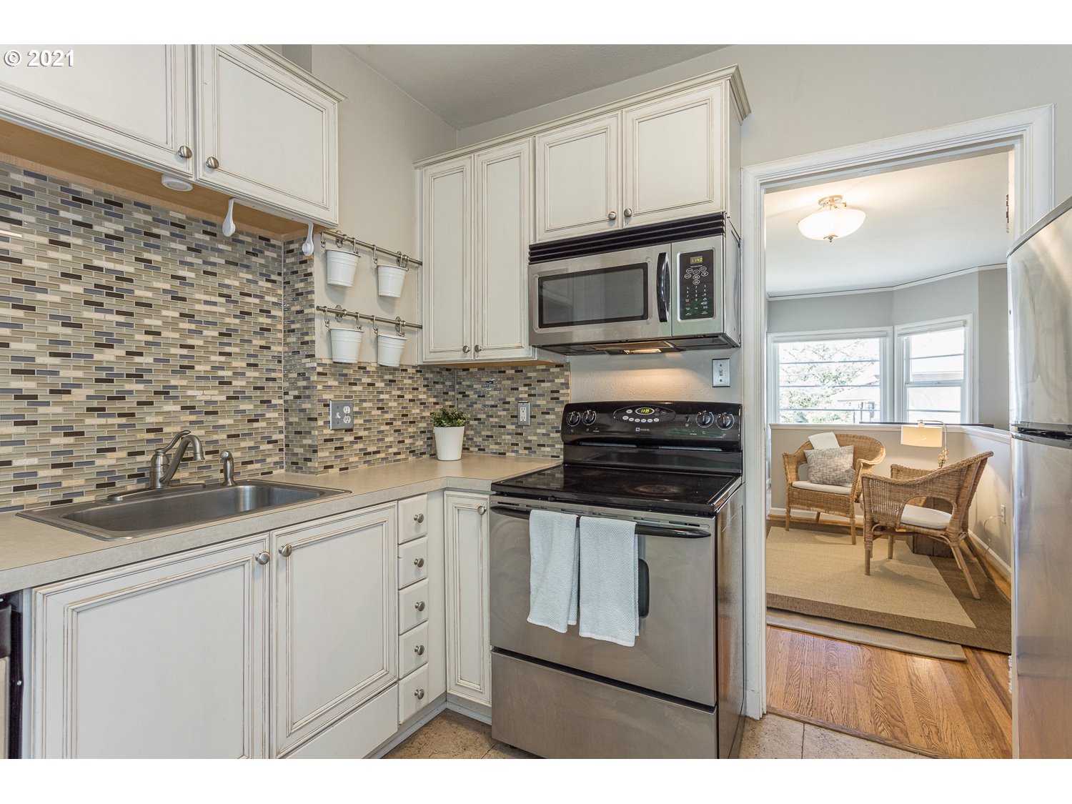 Photo #6: 21034629 Listing 