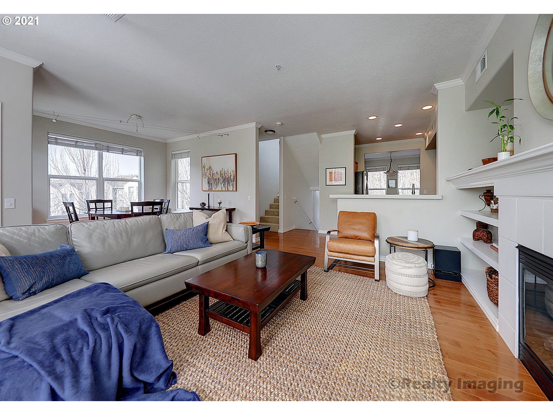 Photo #4: 21036627 Listing 