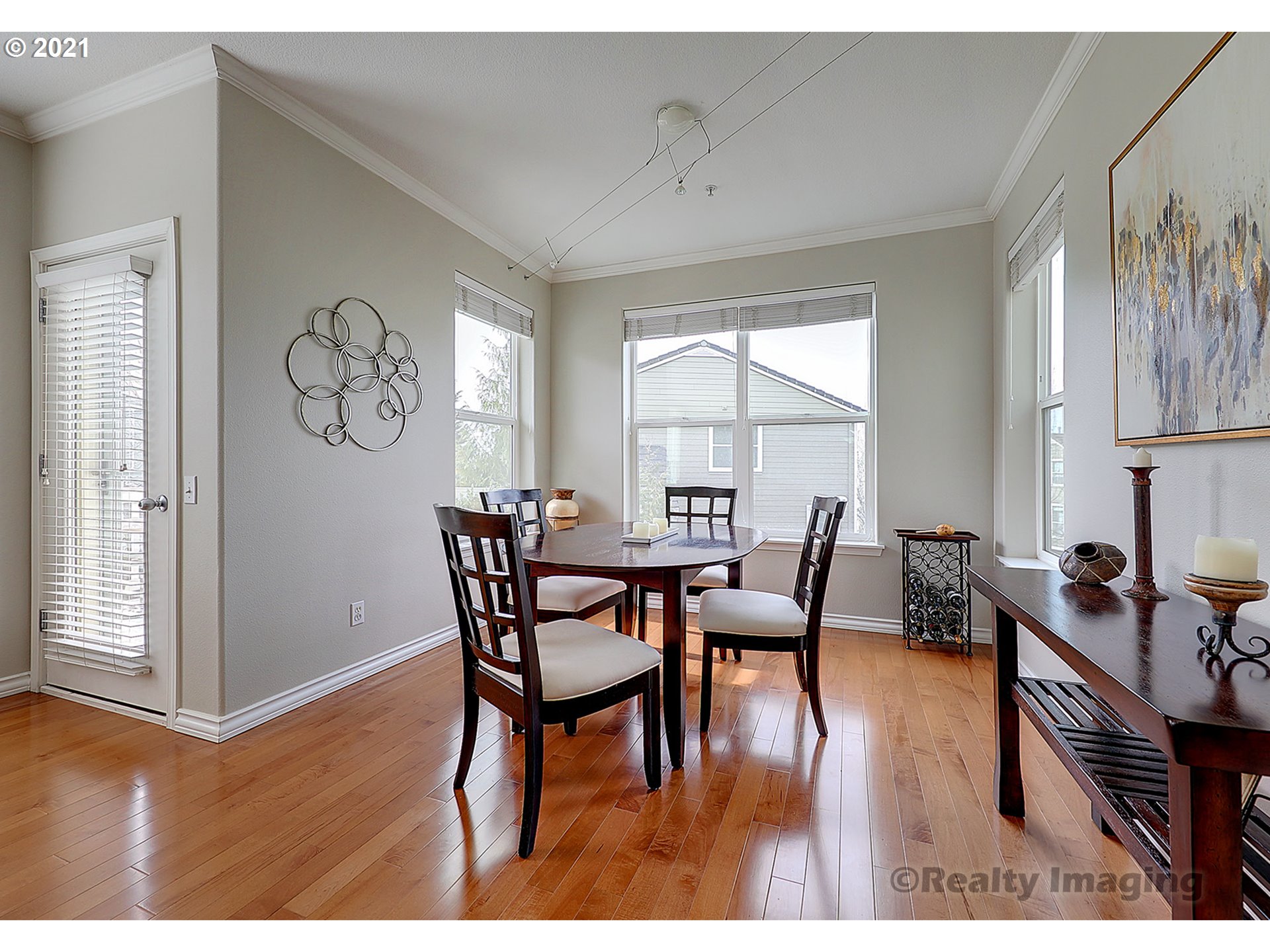 Photo #5: 21036627 Listing 