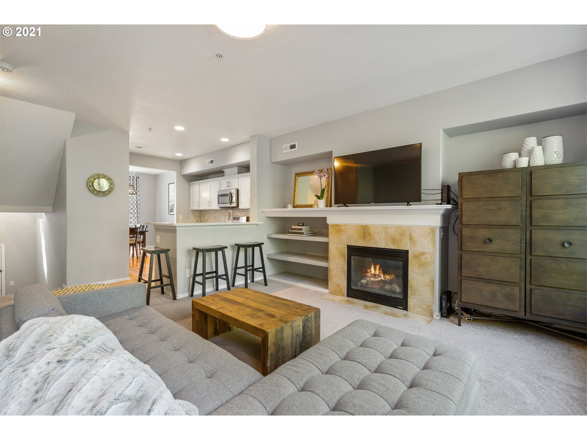 Photo #4: 21037922 Listing 