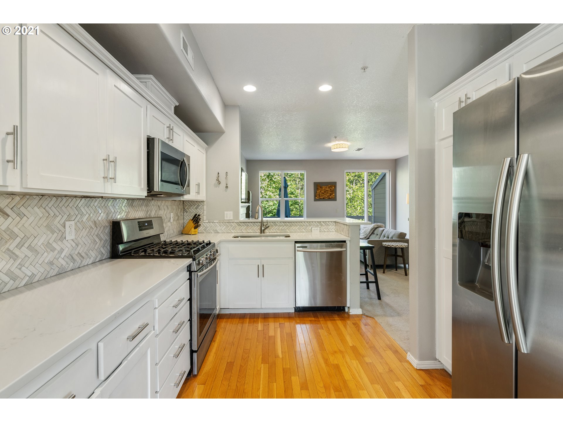 Photo #2: 21037922 Listing 