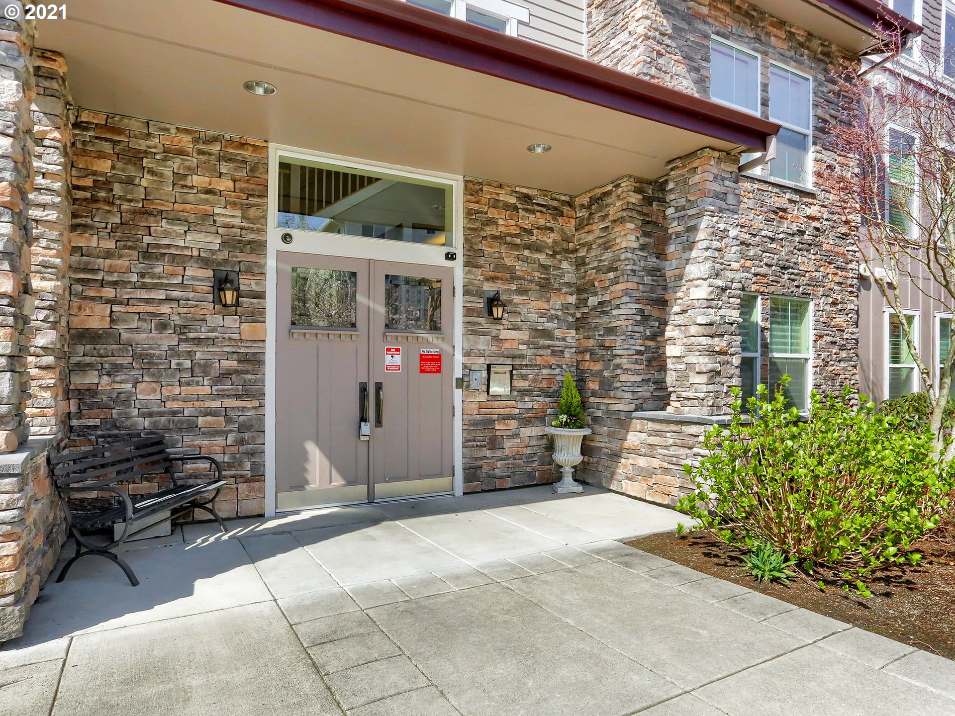 Photo #3: 21037939 Listing 