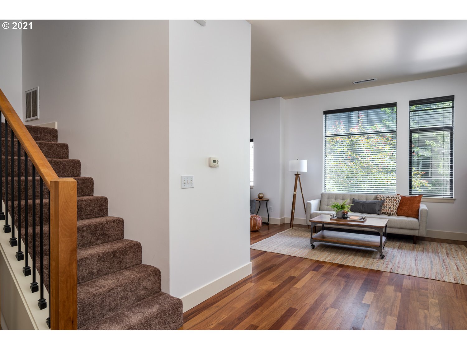 Photo #5: 21040773 Listing 