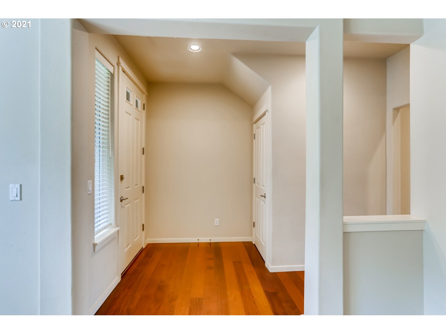 Photo #4: 21040954 Listing 