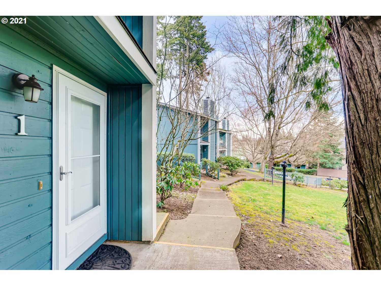 Photo #5: 21042649 Listing 