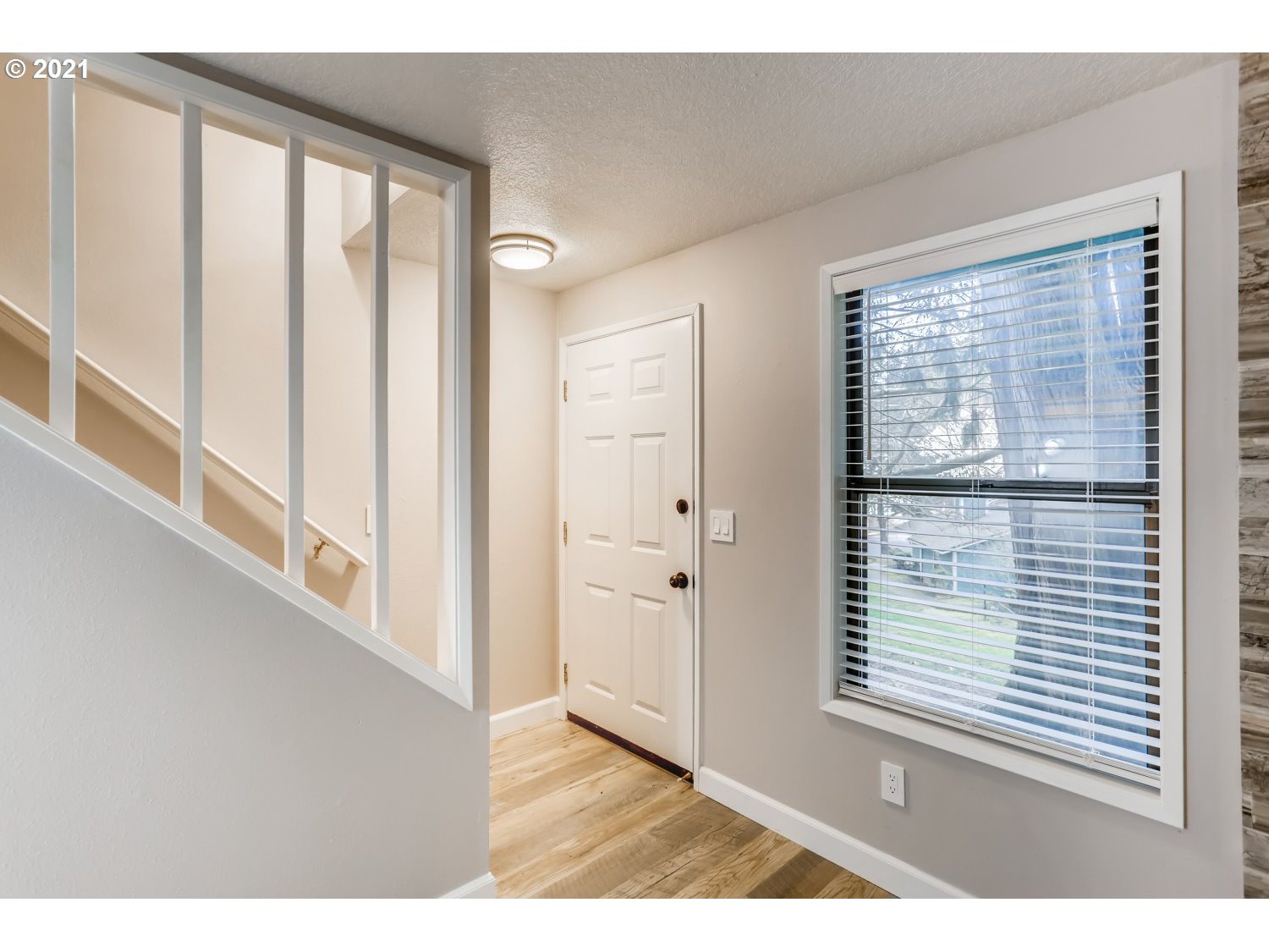 Photo #6: 21042649 Listing 