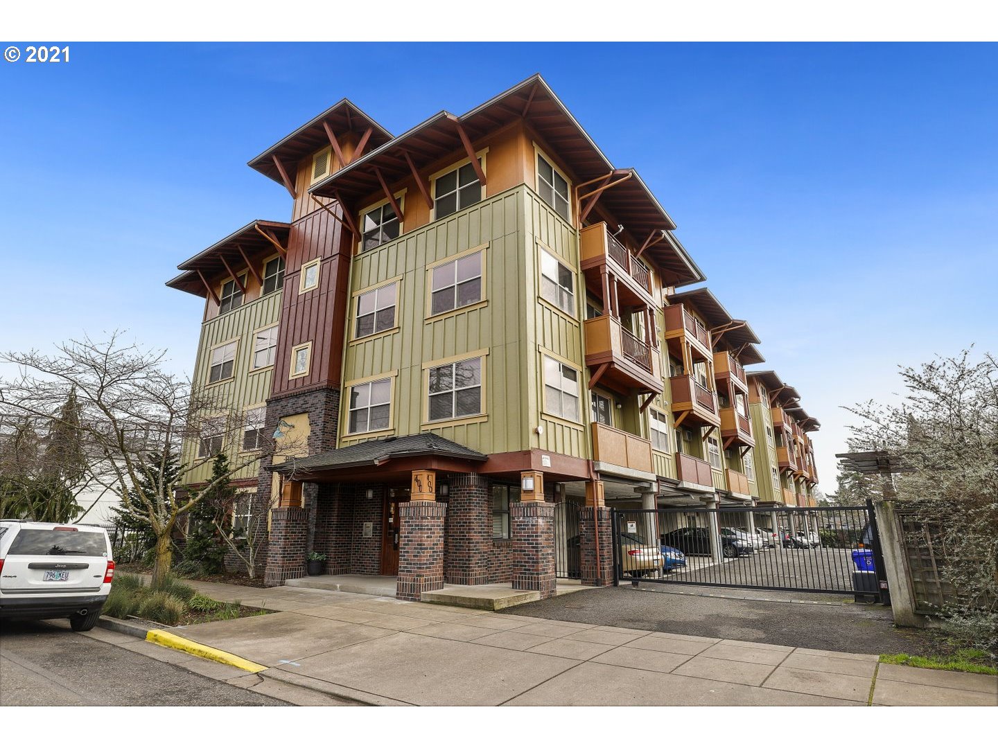 Photo #2: 21044156 Listing 