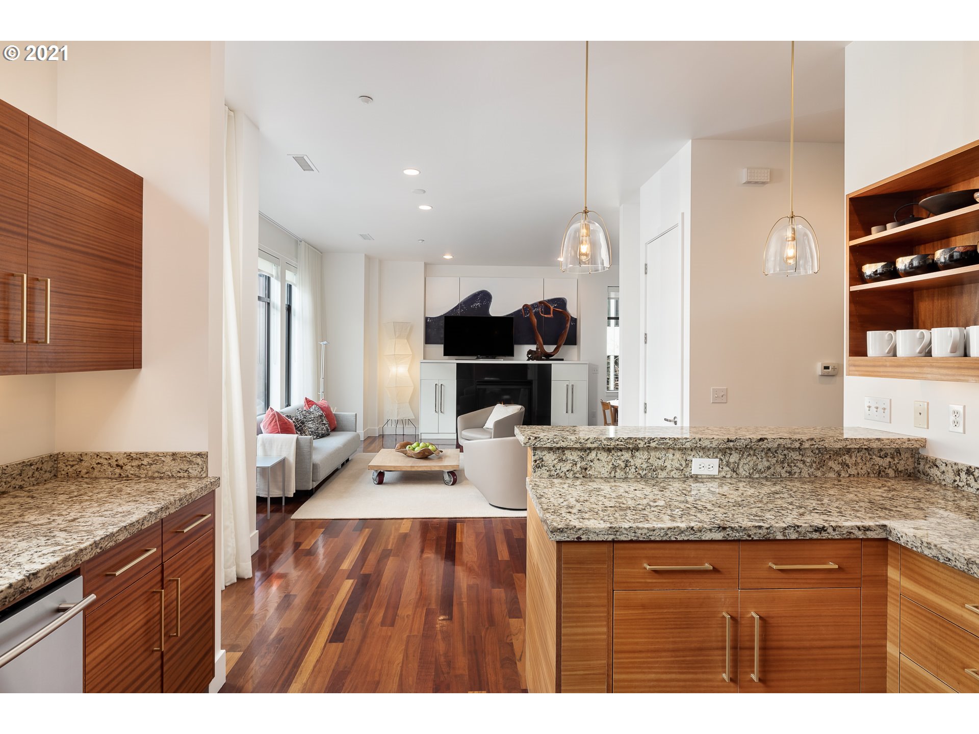 Photo #5: 21044697 Listing 