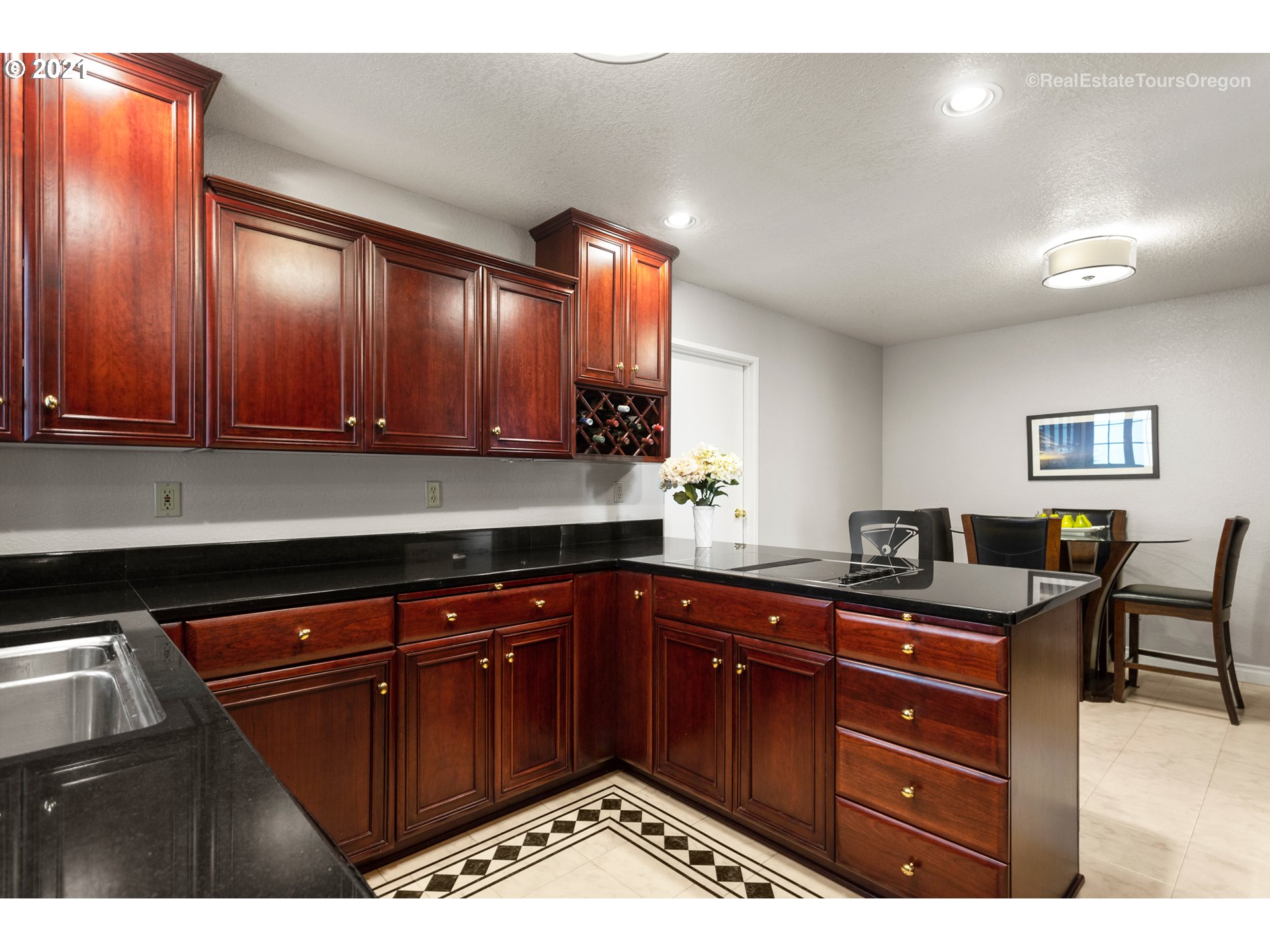 Photo #3: 21045290 Listing 