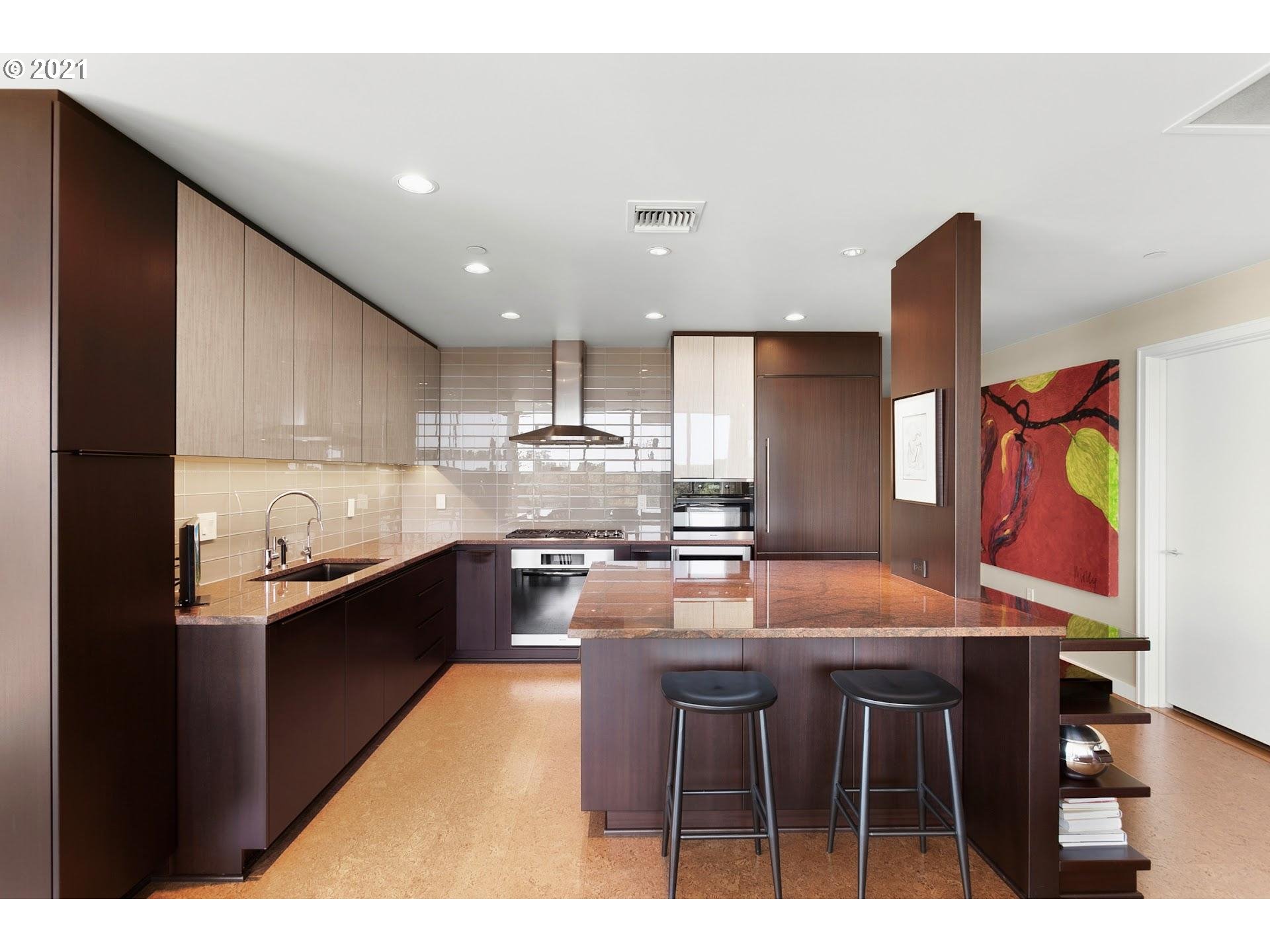 Photo #5: 21046840 Listing 