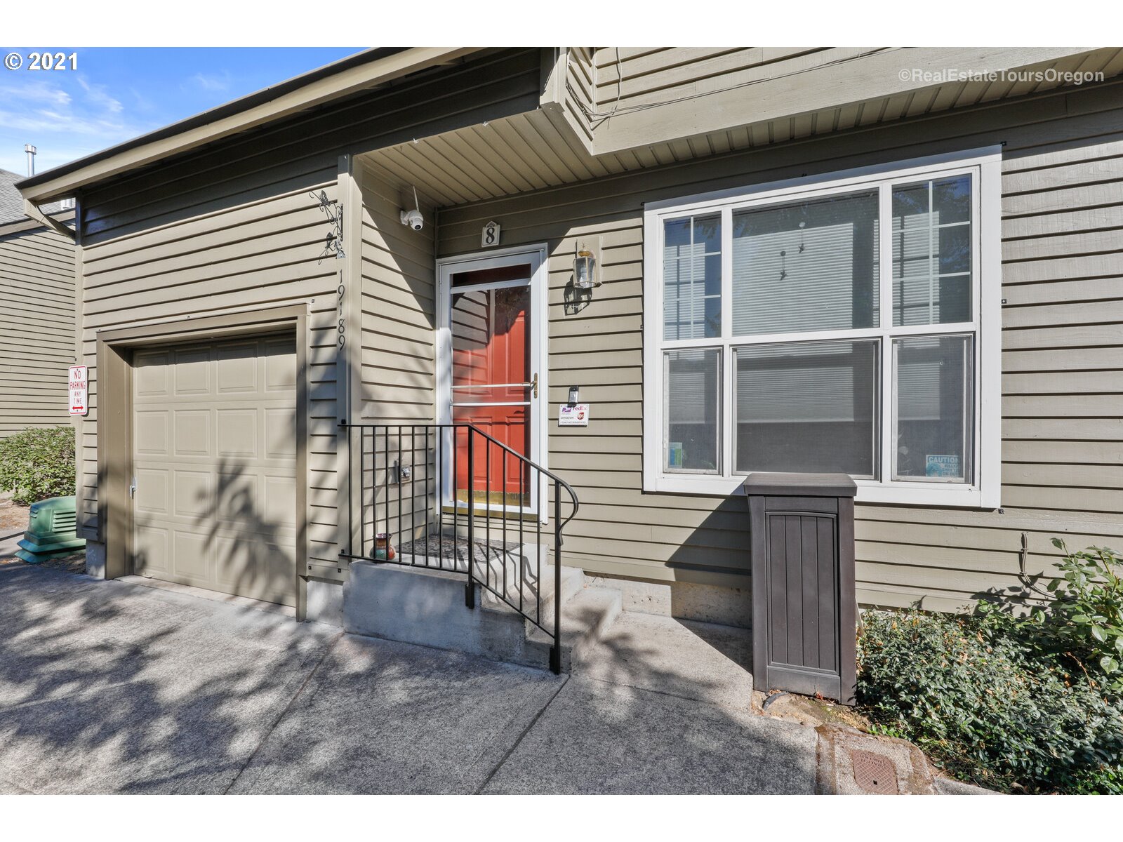Photo #2: 21047001 Listing 