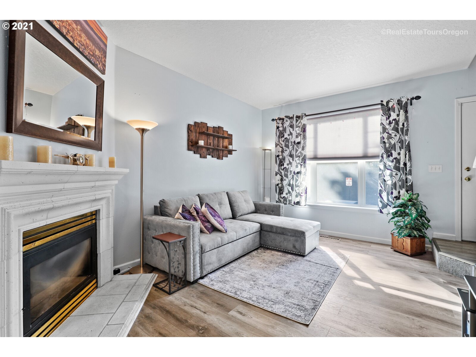 Photo #6: 21047001 Listing 
