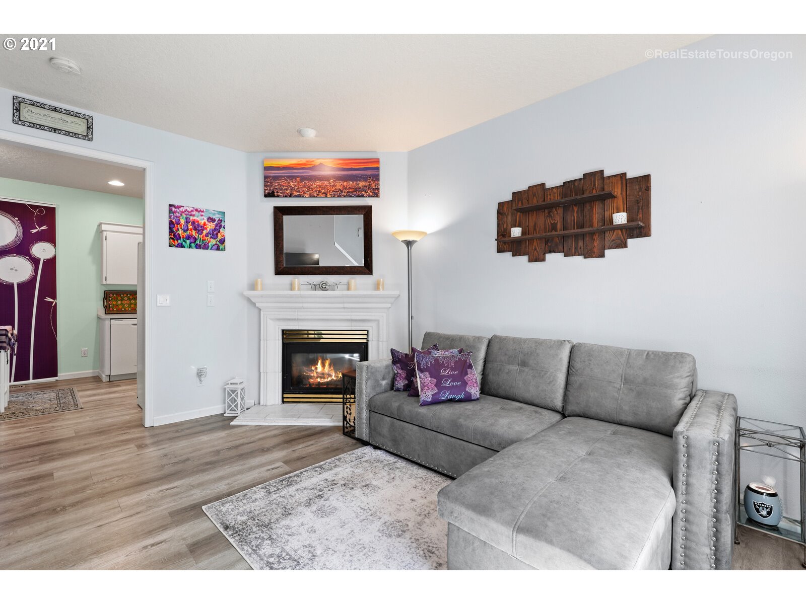 Photo #5: 21047001 Listing 