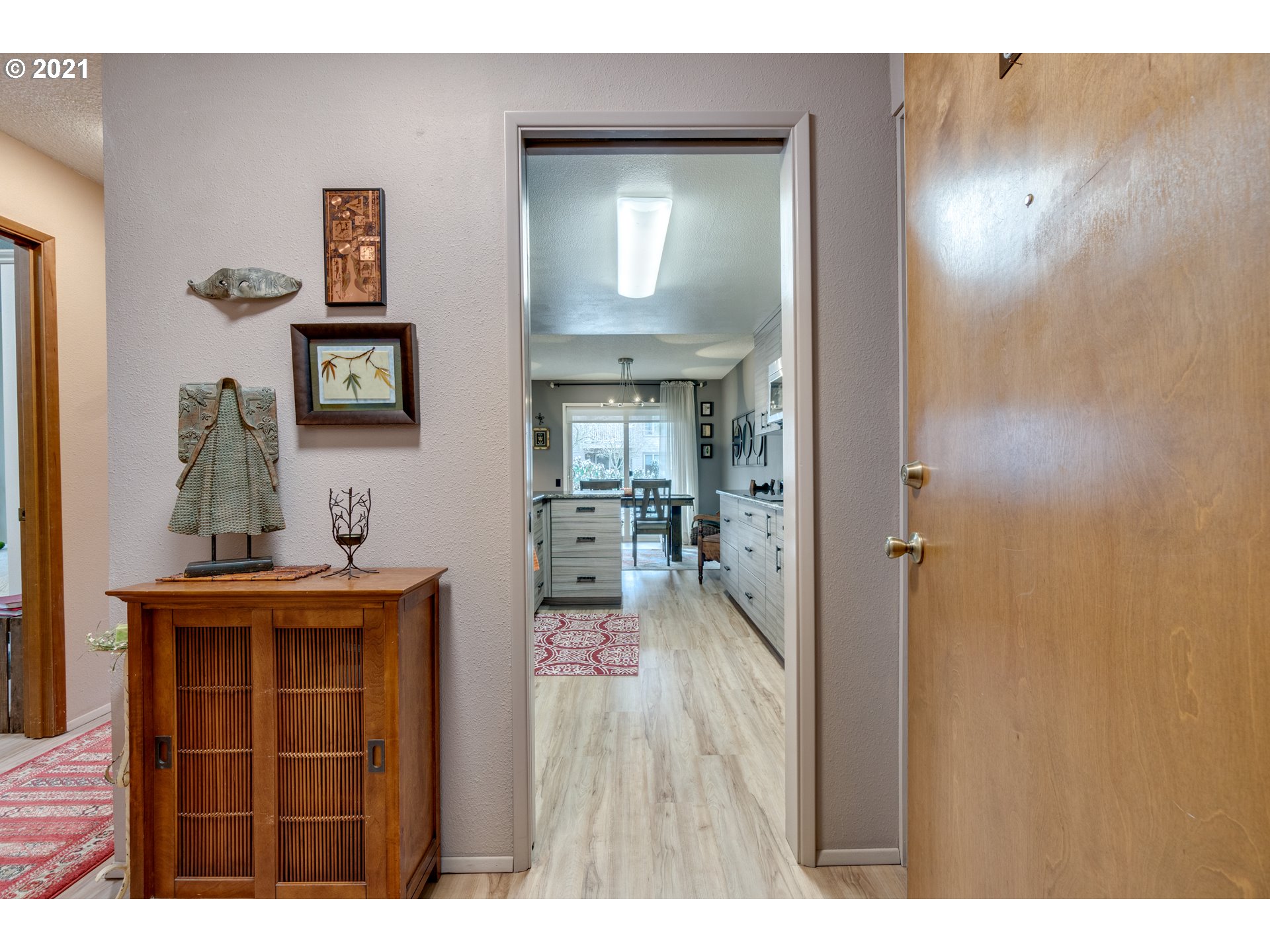 Photo #3: 21047516 Listing 