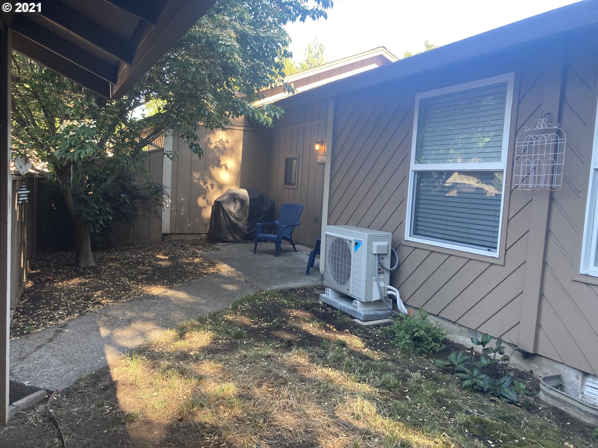 Photo #5: 21048143 Listing 